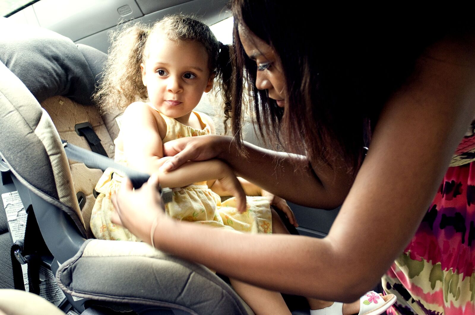 Nikon D300 sample photo. Mother, securing, young, daughter photography