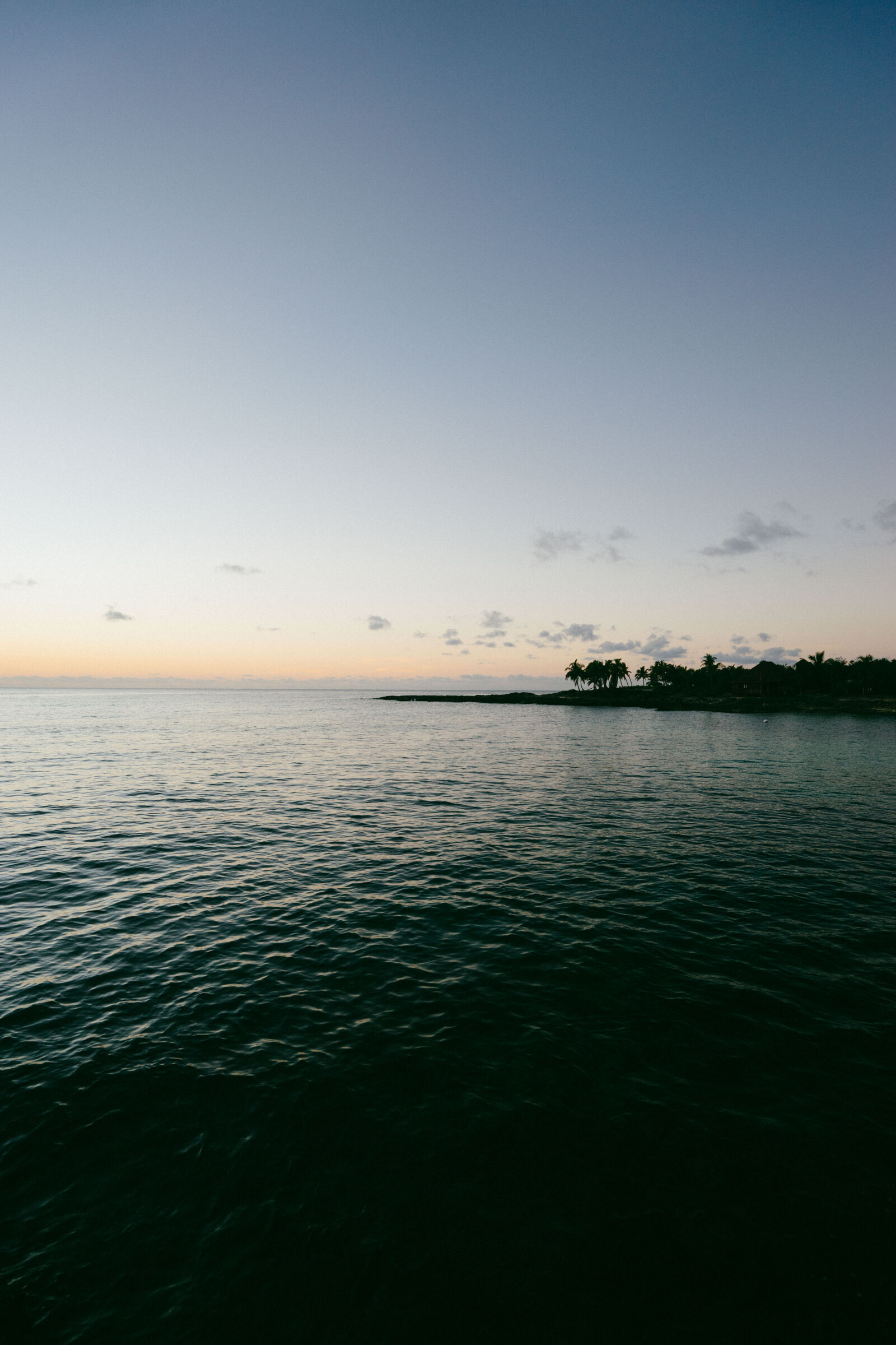 Sony a7 II + Sony Vario-Tessar T* FE 16-35mm F4 ZA OSS sample photo. Beach, blue, sky, calm photography