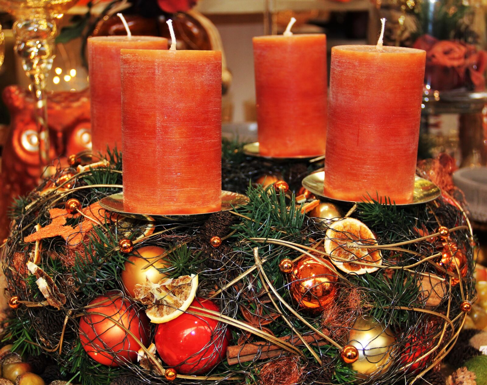 Canon EOS 550D (EOS Rebel T2i / EOS Kiss X4) sample photo. Modern advent wreath, candles photography