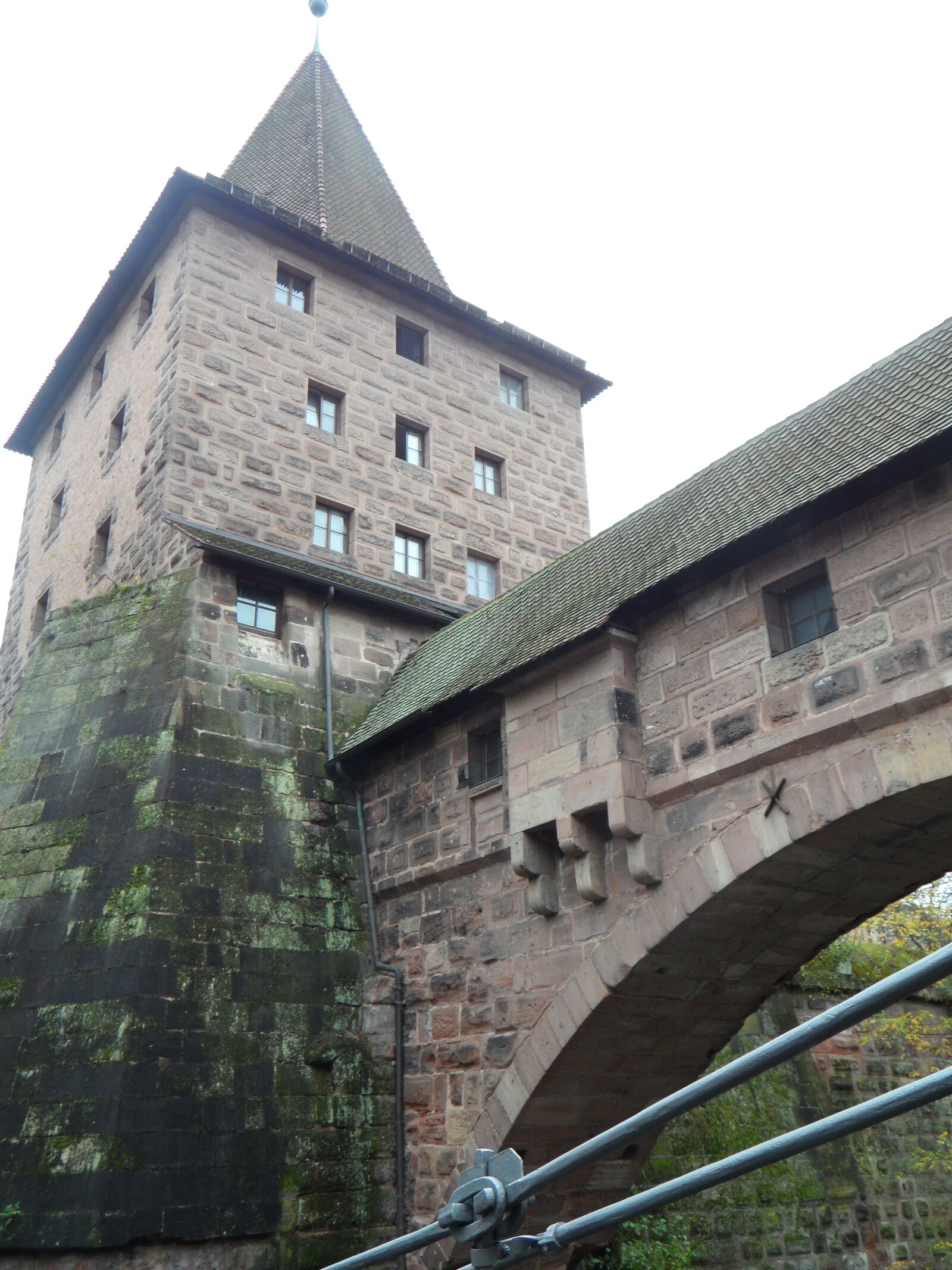 Samsung VLUU WB210, SAMSUNG WB210 sample photo. Nuremberg, tower, trutzig photography