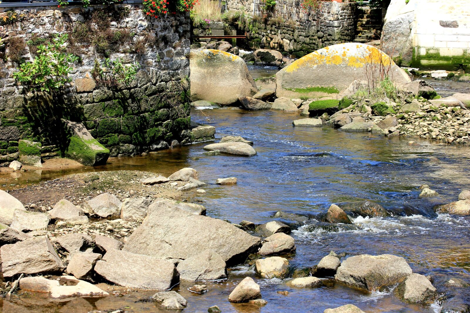 Canon EOS 550D (EOS Rebel T2i / EOS Kiss X4) sample photo. Brittany, pont-aven, water photography