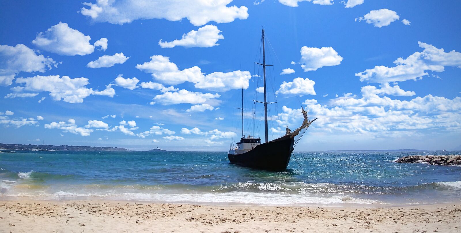 LG G6 sample photo. Boat, ship, sea photography