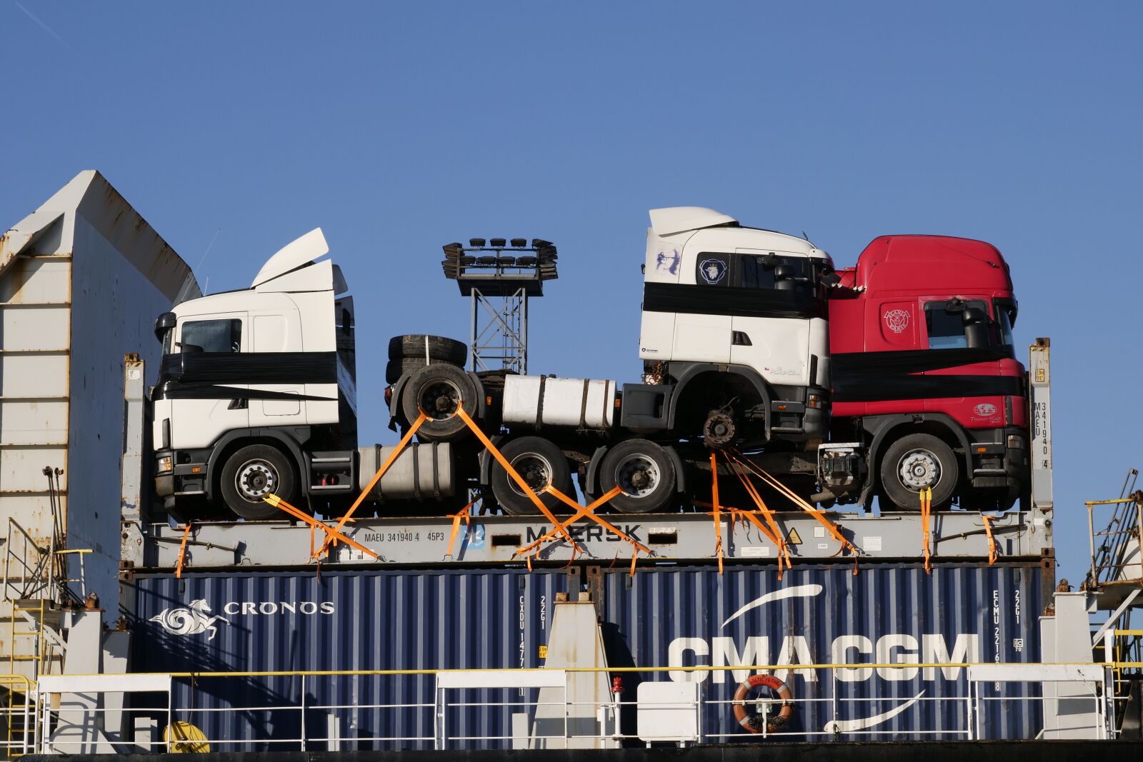 Panasonic Lumix DC-G9 sample photo. Shipping, container, container ship photography