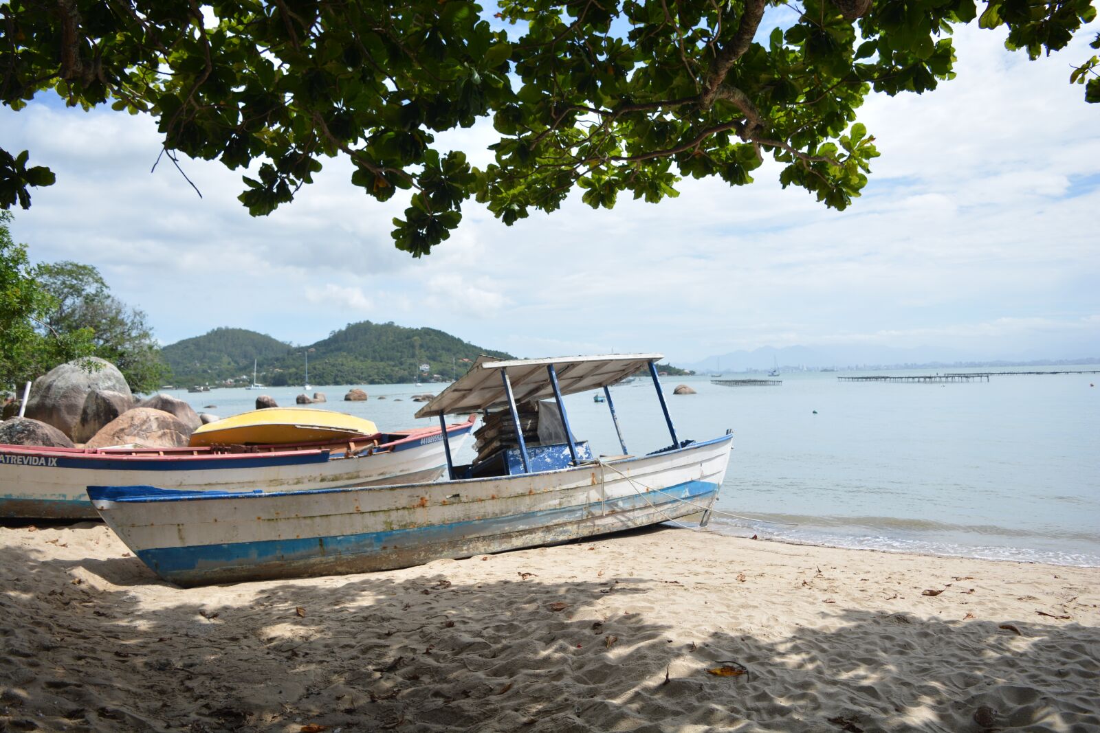Nikon D5200 sample photo. Beach, boats, florianópolis photography
