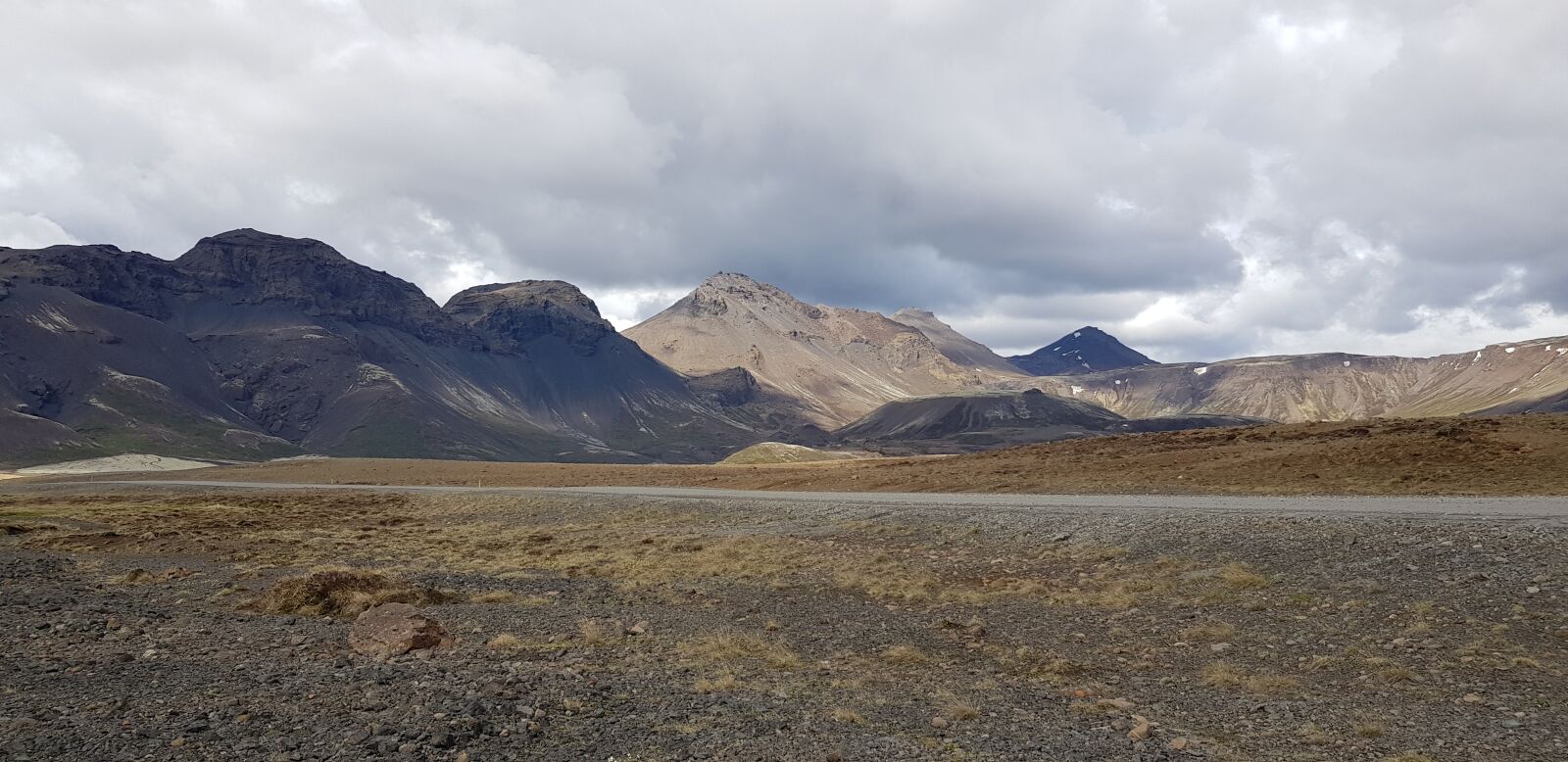 Samsung Galaxy S8+ sample photo. Iceland, mountains, clouds photography