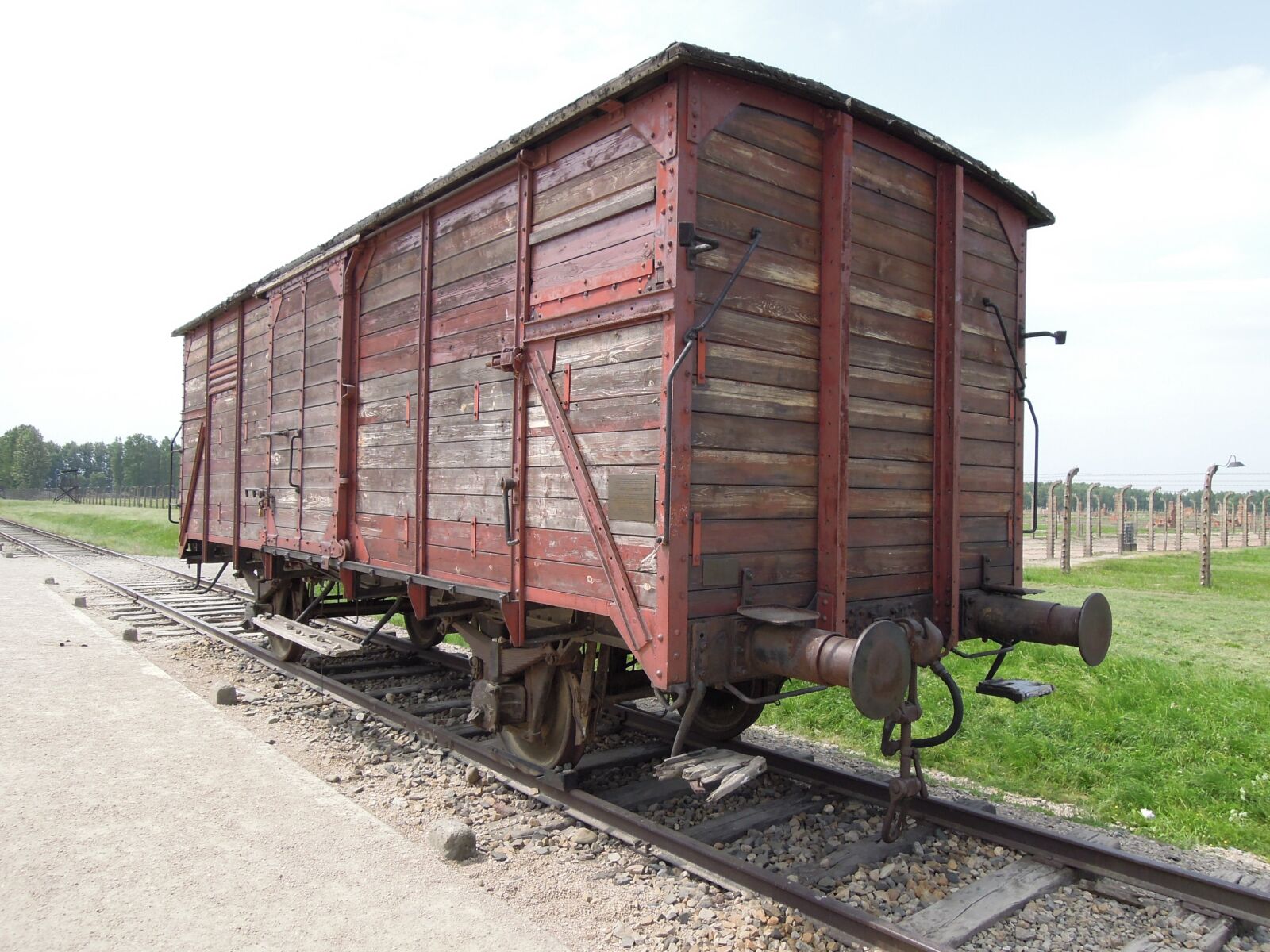 Nikon Coolpix P300 sample photo. Massacre, auschwitcz, birkenau photography