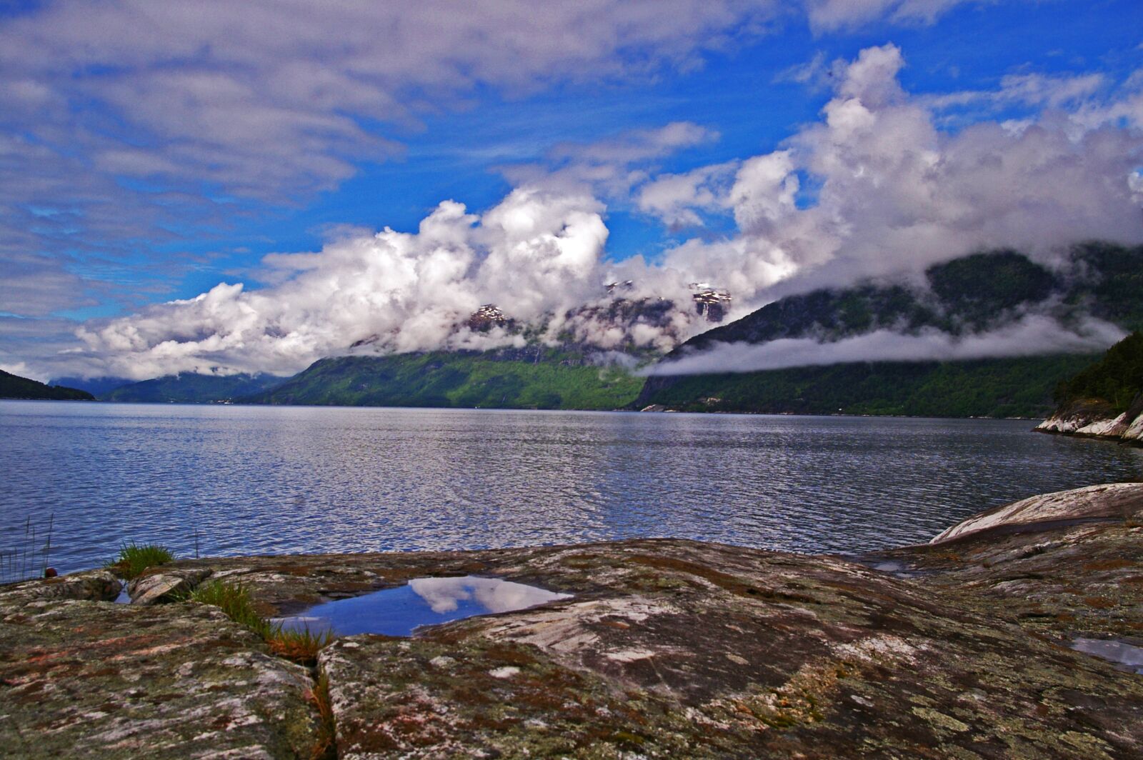Pentax *ist DL2 sample photo. Norway, fjord, landscape photography