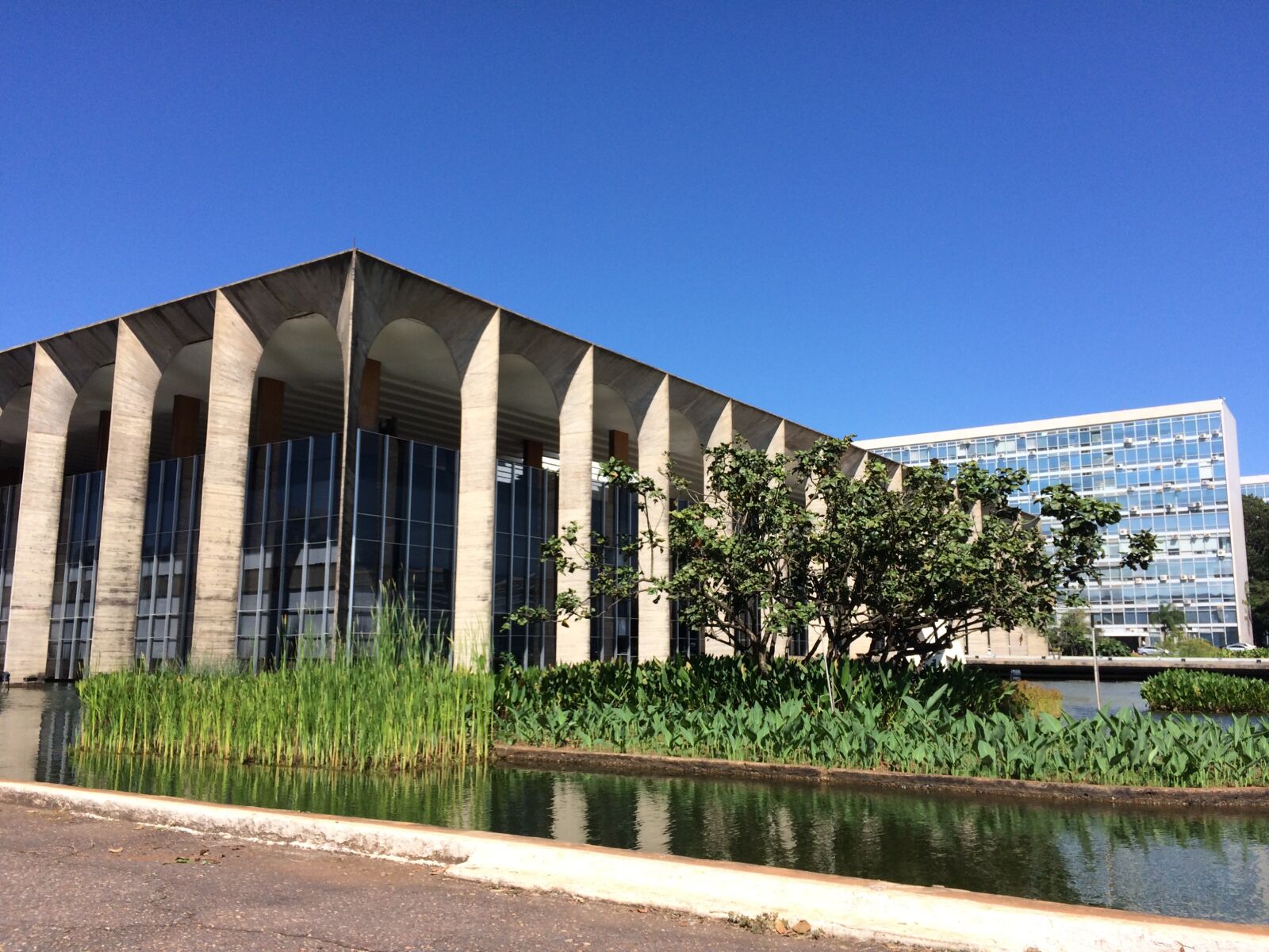 iPhone 5s back camera 4.15mm f/2.2 sample photo. Architecture, brasilia, modern architecture photography