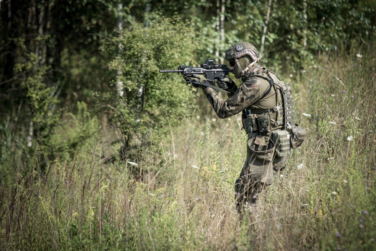 Nikon D800 sample photo. Soldier, the war, the photography