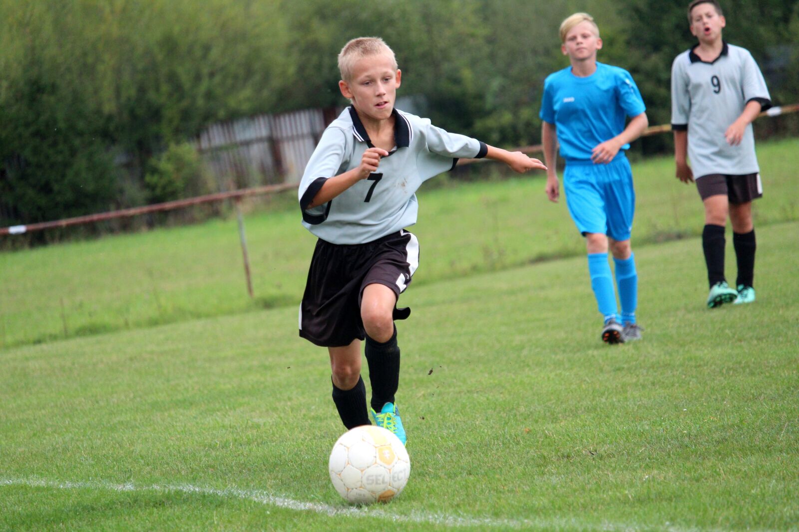 Canon EF-S 55-250mm F4-5.6 IS STM sample photo. Football, children, pupils photography