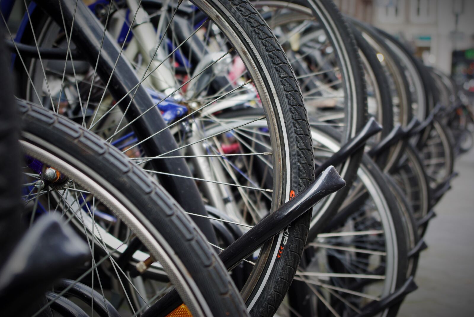 Pentax K-m (K2000) sample photo. Bicycle tires, mature, hose photography