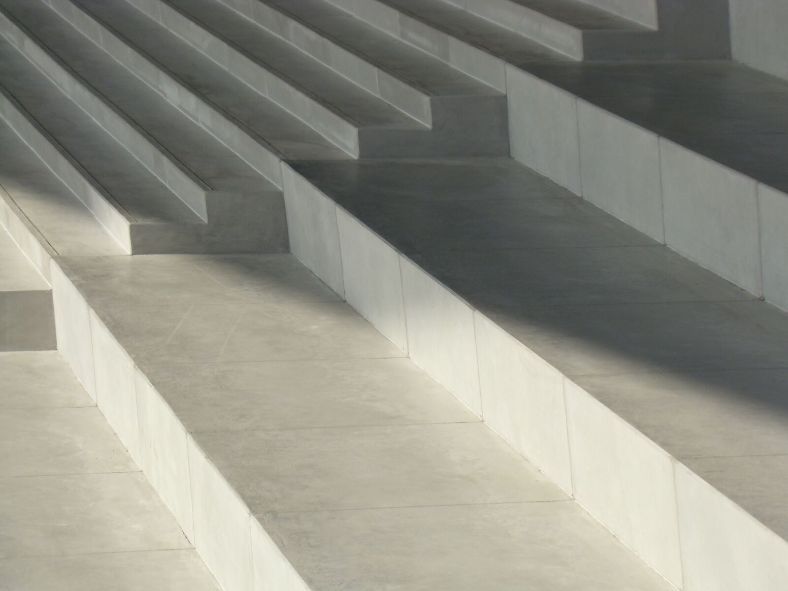 Sony DSC-H9 sample photo. Staircase, concrete, building photography