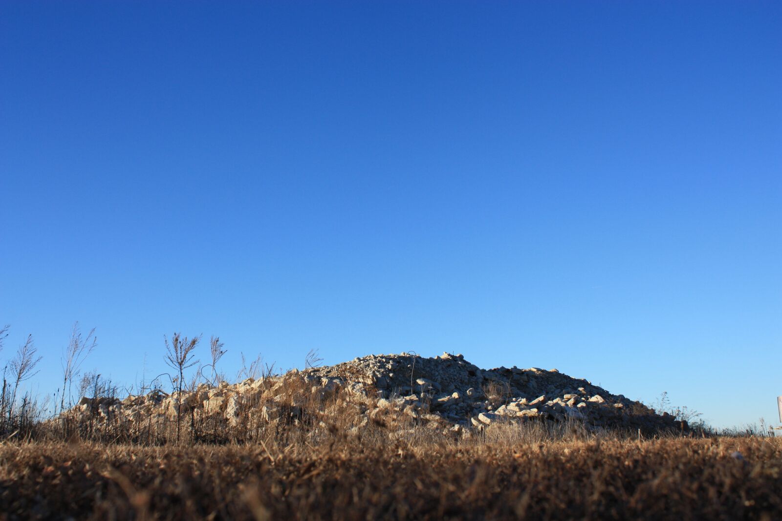 Canon EOS 450D (EOS Rebel XSi / EOS Kiss X2) sample photo. Rubble, mound, gravel photography