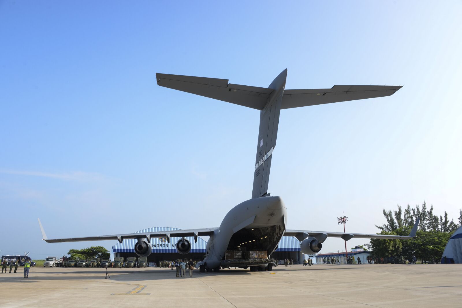 Nikon D610 sample photo. C-17 globemaster iii, cargo photography