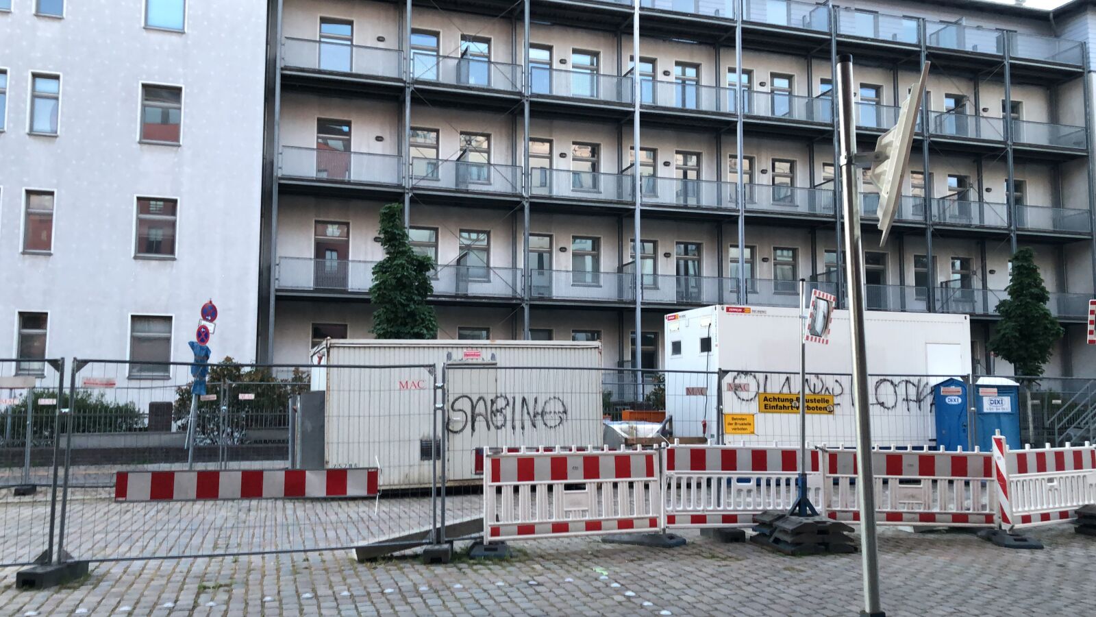 Apple iPhone 8 sample photo. Graffiti, urbanart, berlin photography