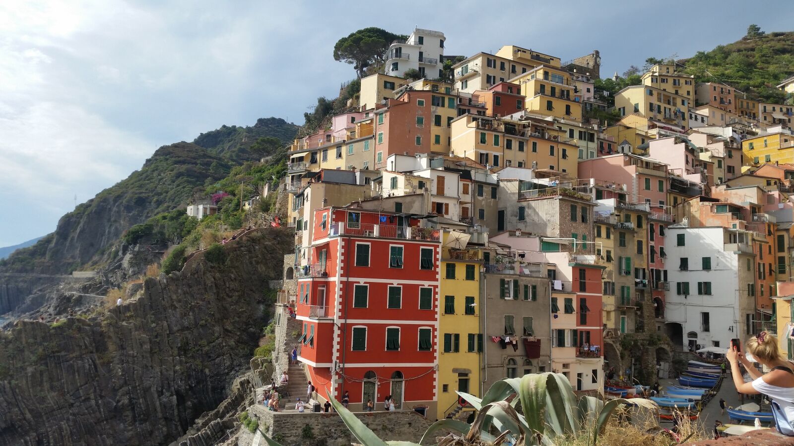 Samsung Galaxy S5 sample photo. Riomaggiore, embeleduria, interrail photography