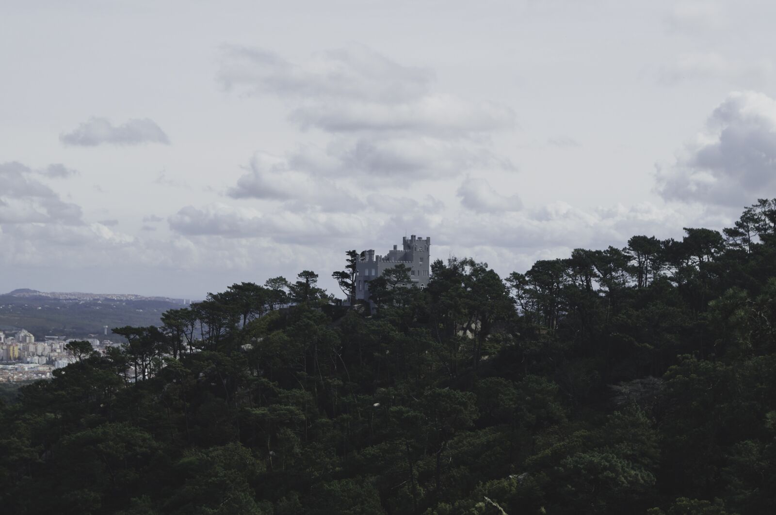 Sony SLT-A37 sample photo. Castle, landscape, architecture photography