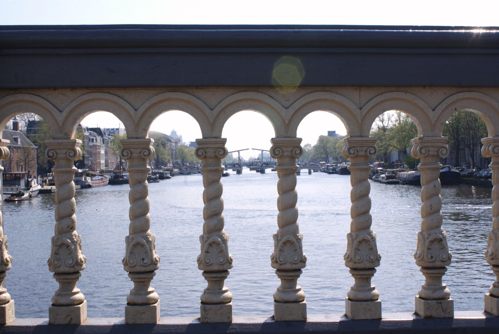 Sony Alpha DSLR-A200 sample photo. Amstedam, canals, water photography