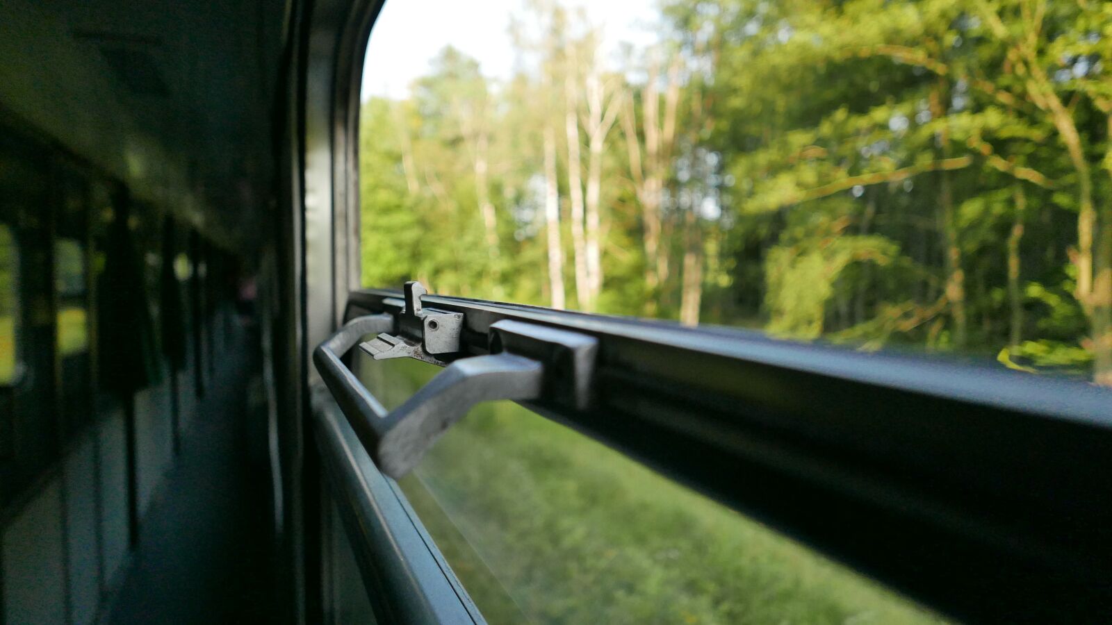 Panasonic Lumix DMC-LX100 sample photo. Transport, road, nature photography