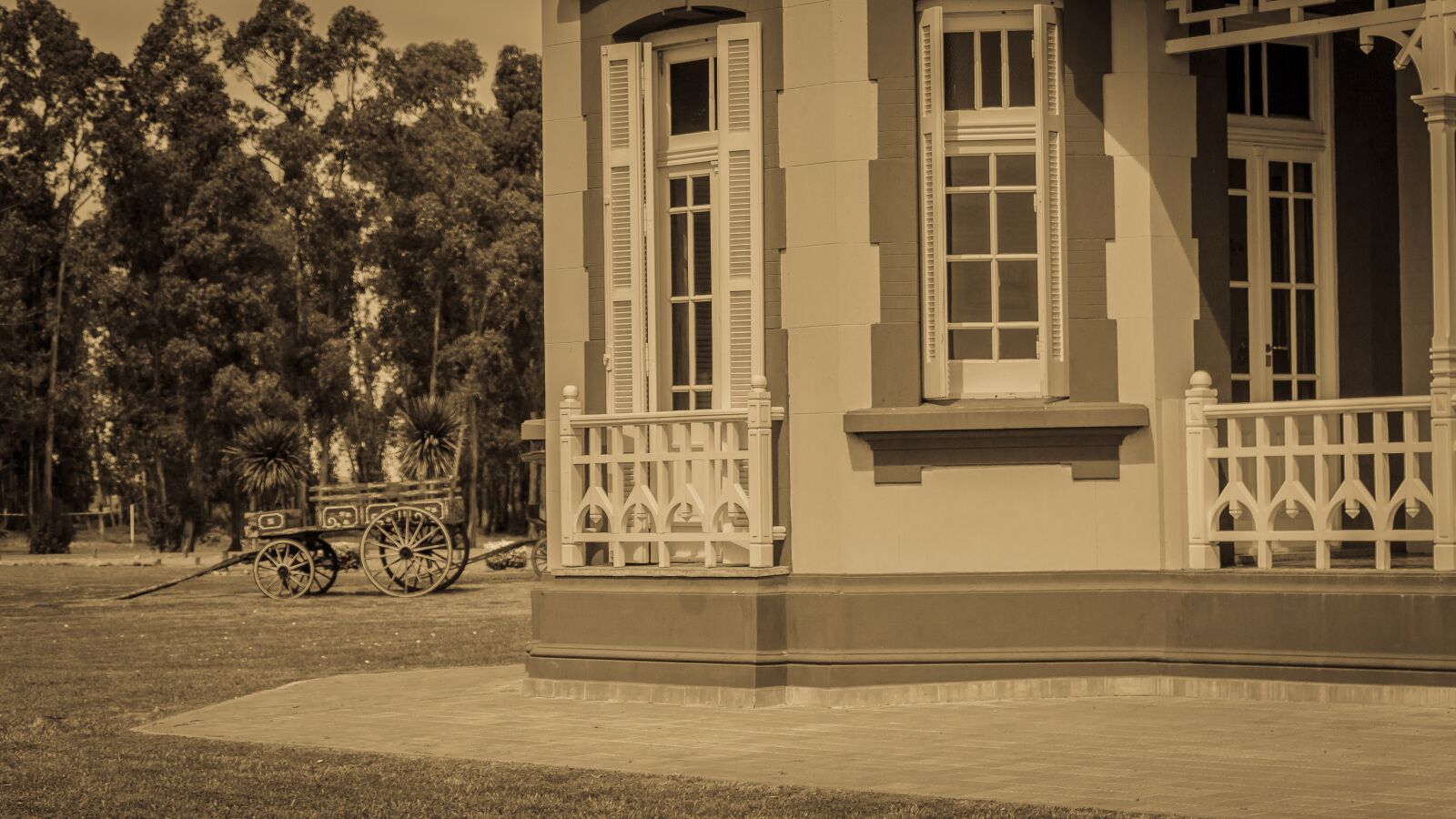 Canon EOS 70D sample photo. Old, white medano, house photography