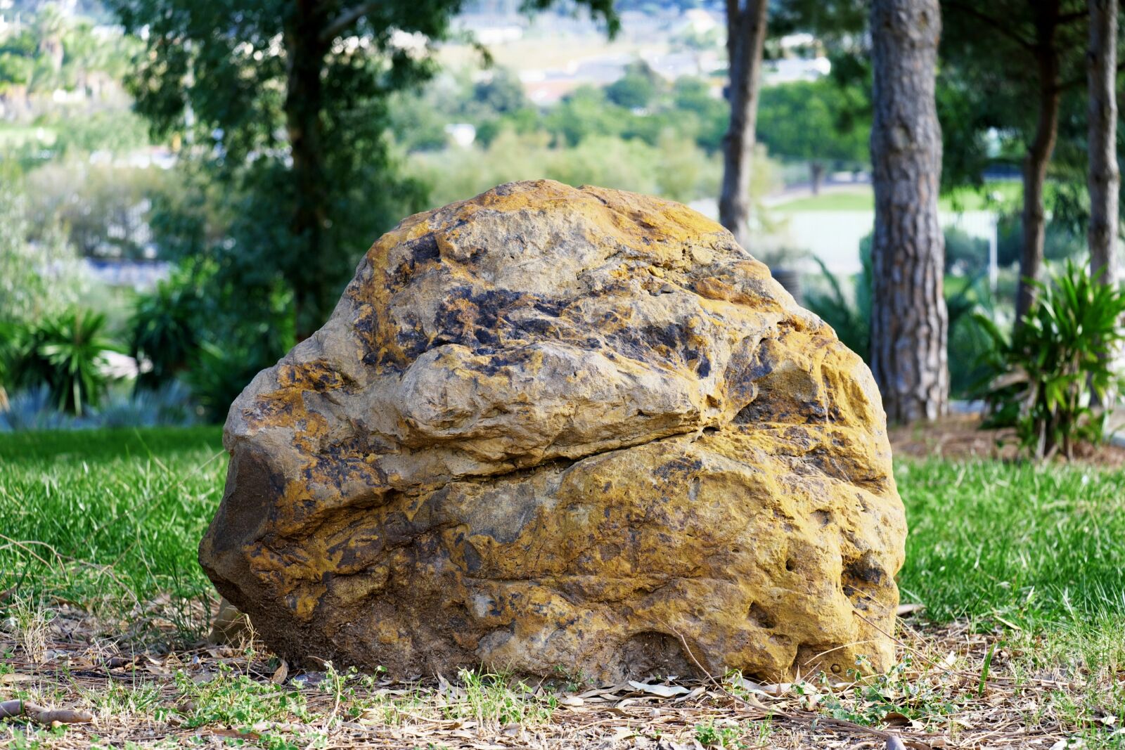 Fujifilm X-A2 + Fujifilm XC 50-230mm F4.5-6.7 OIS II sample photo. Stone, big, nature photography