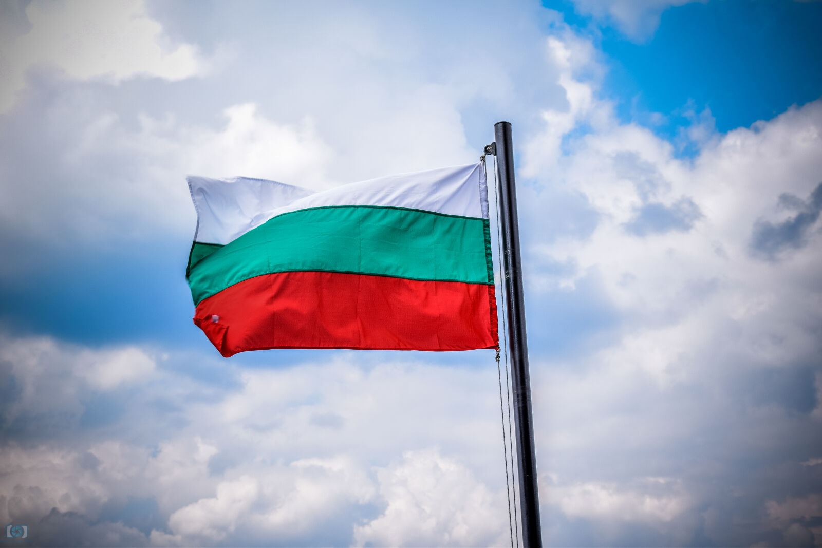 Nikon D3300 sample photo. Bulgarian, clouds, flag, momchilova photography