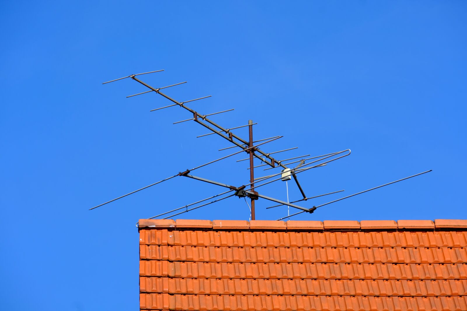 Fujifilm X-T20 sample photo. Antenna, television reception, watch photography