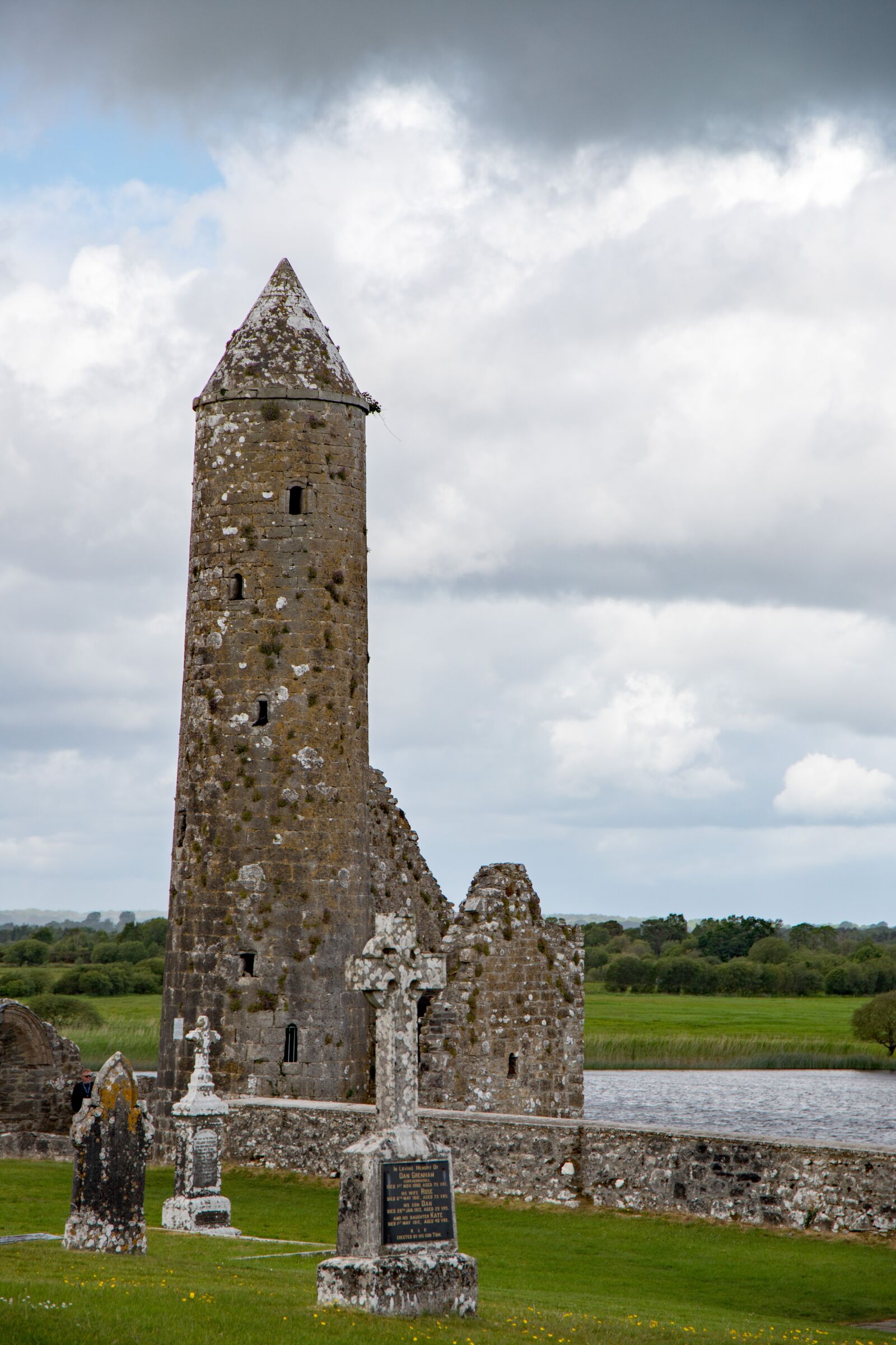 Canon EF 24-105mm F3.5-5.6 IS STM sample photo. Ireland, the round tower photography