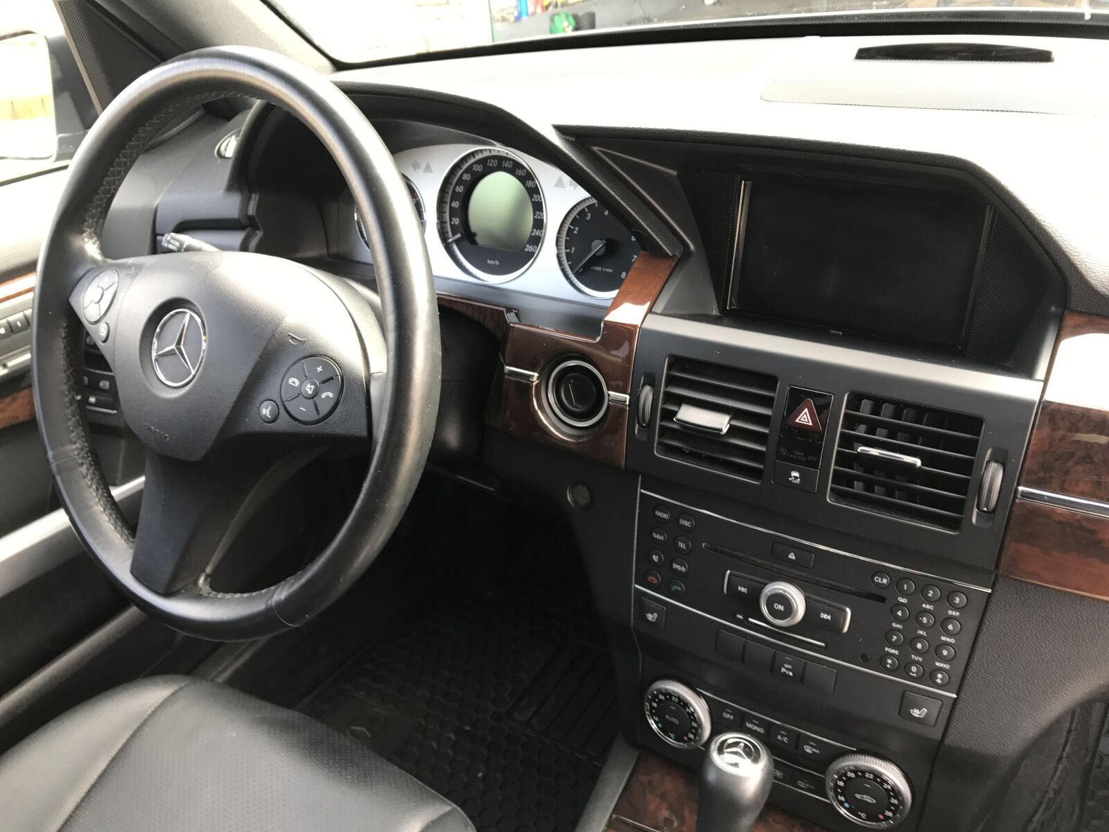 Apple iPhone 7 Plus sample photo. Mercedes, car, auto photography