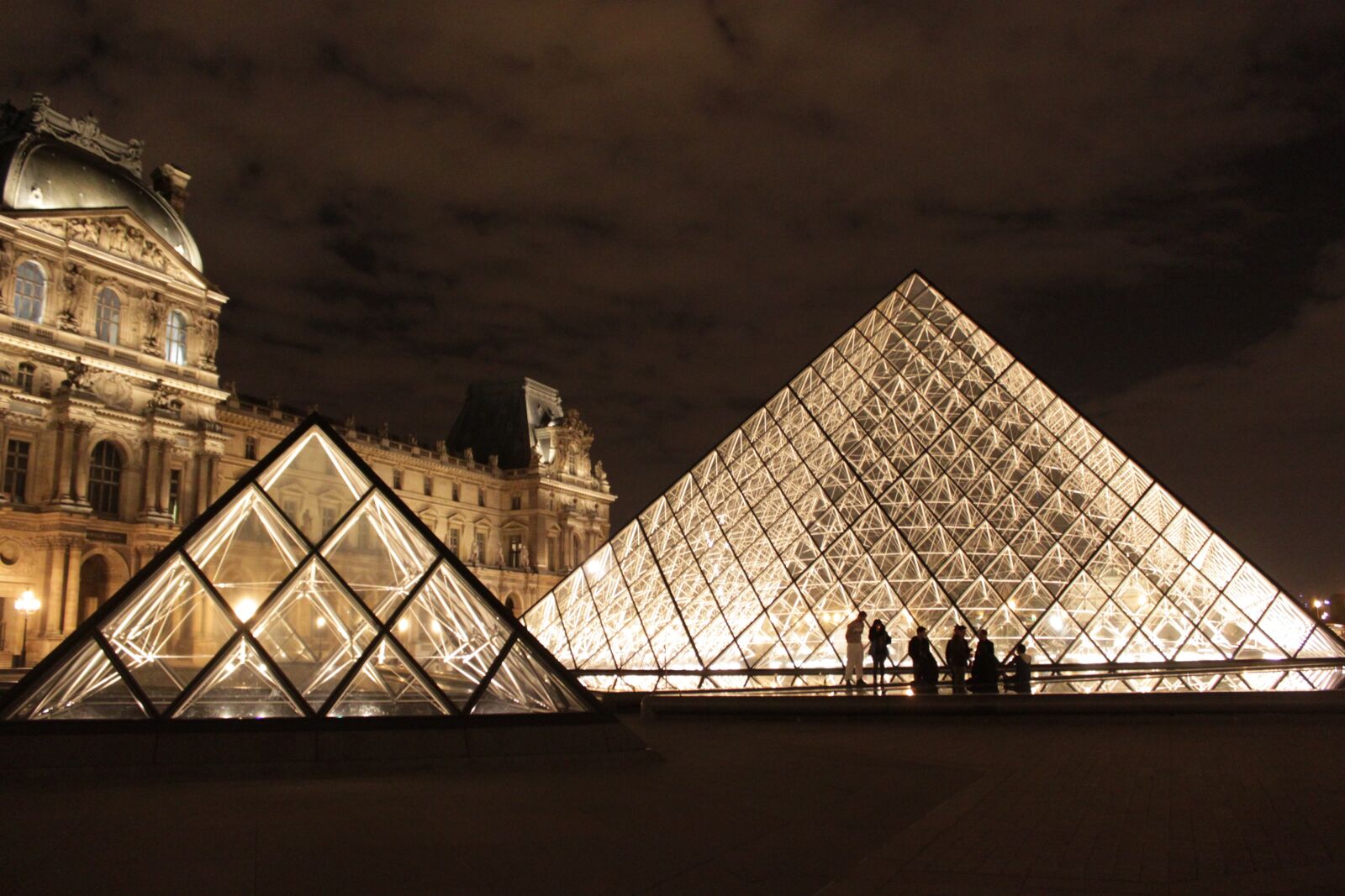 Canon EOS 500D (EOS Rebel T1i / EOS Kiss X3) sample photo. Paris, france, the louvre photography