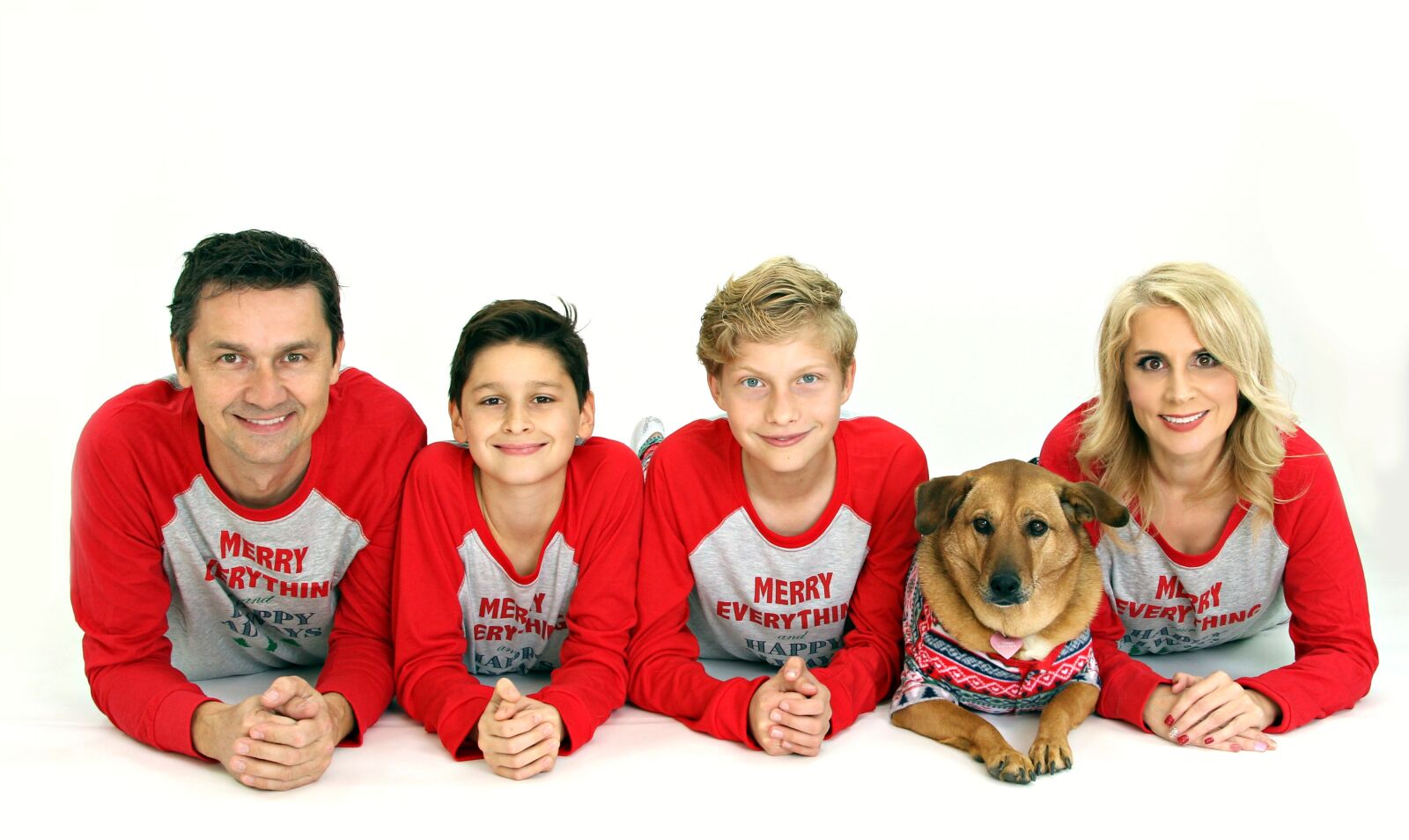 Canon EOS 60D + Canon EF 24-105mm F4L IS USM sample photo. Family, christmas, red photography