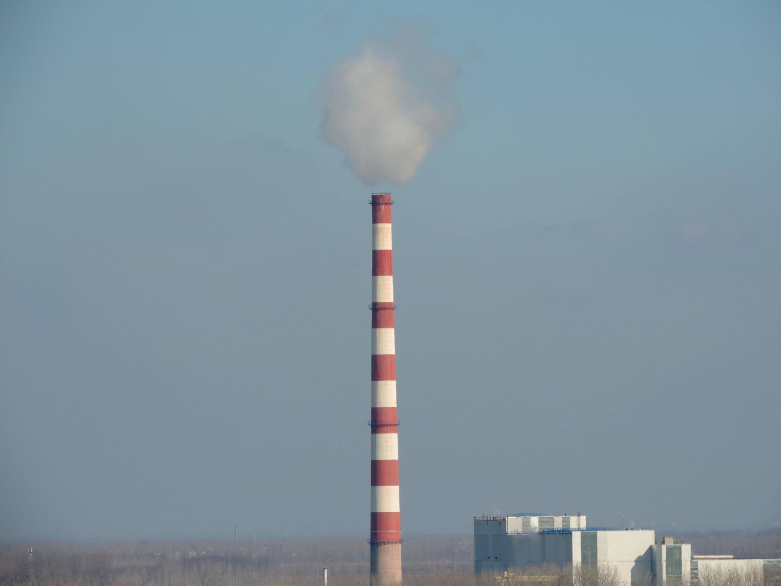 Nikon Coolpix P520 sample photo. Pollution, smog, tower, chimney photography