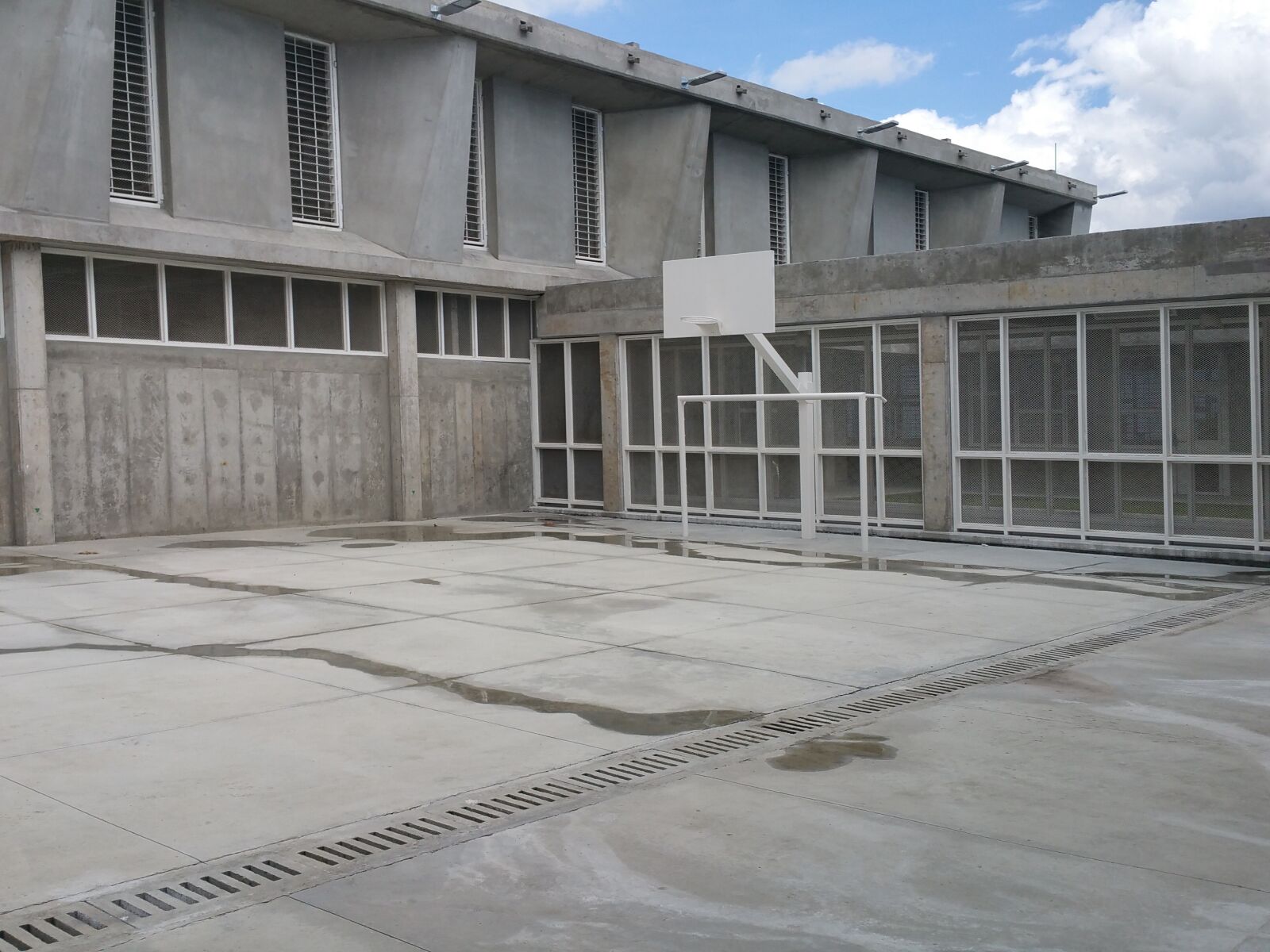 Samsung Galaxy Note4 sample photo. Building, basketball, architecture photography
