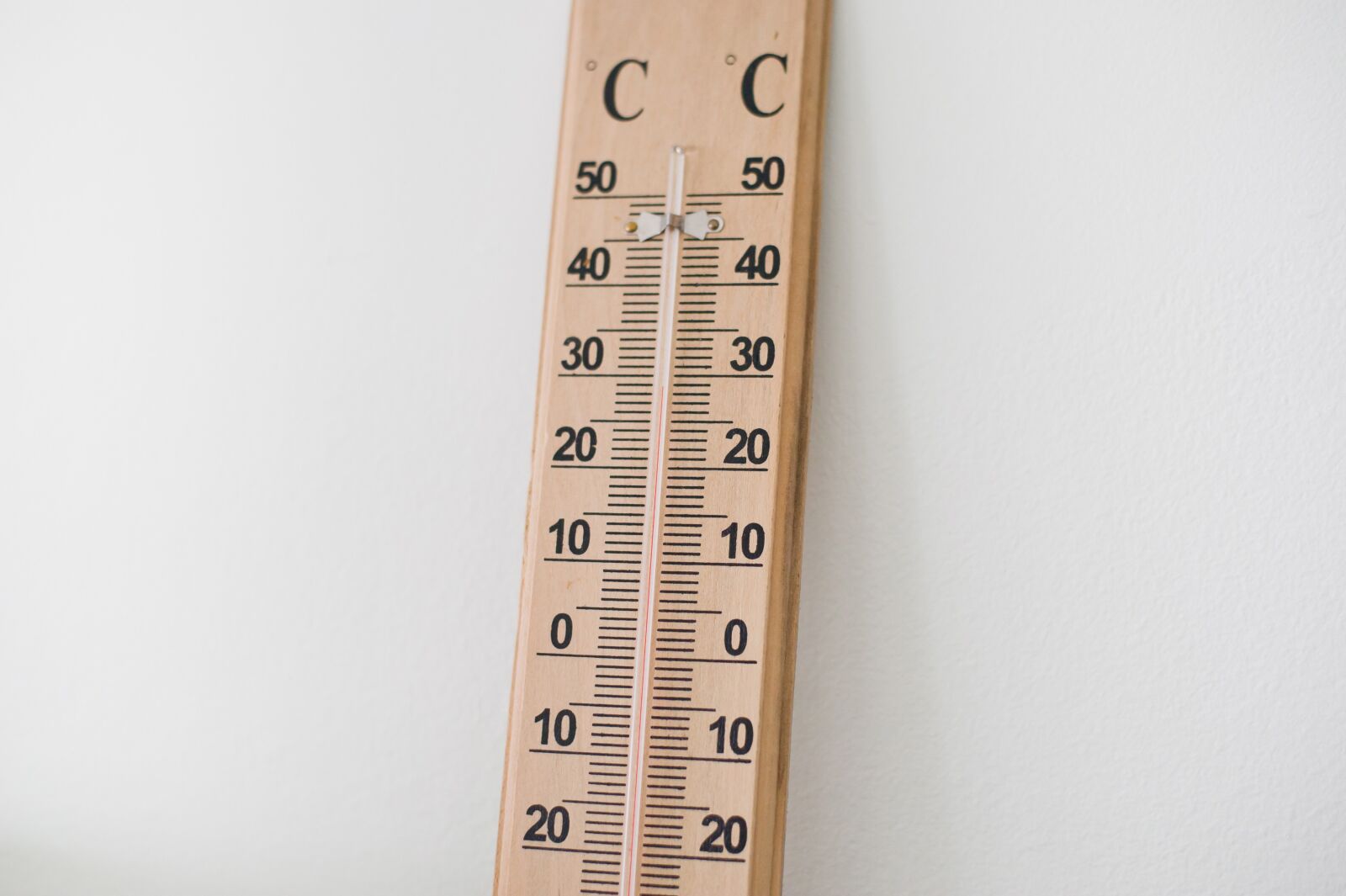 Nikon D3S sample photo. Thermometer, wooden thermometer, temperature photography