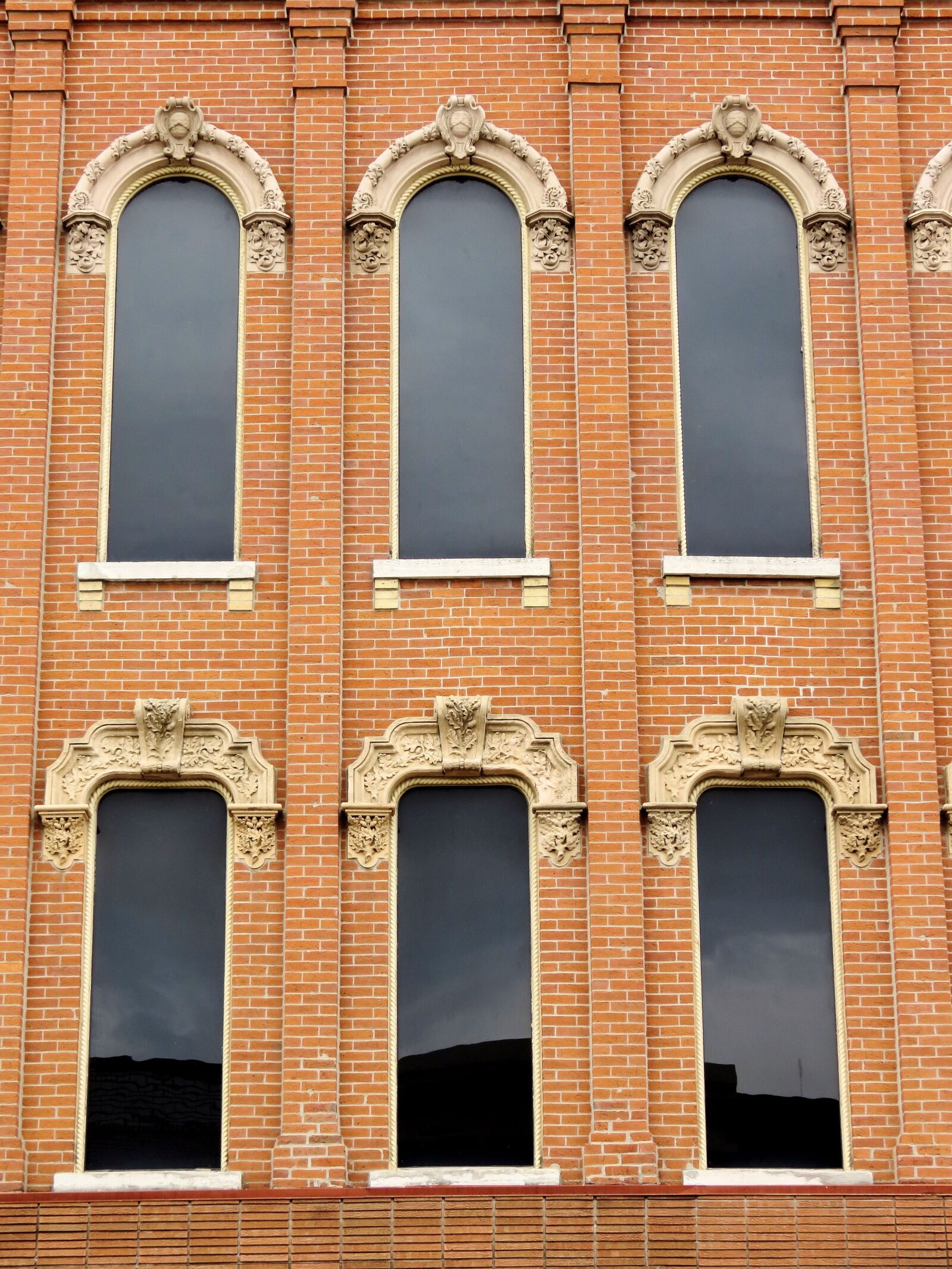 Canon PowerShot SX40 HS sample photo. Architecture, windows, brick photography