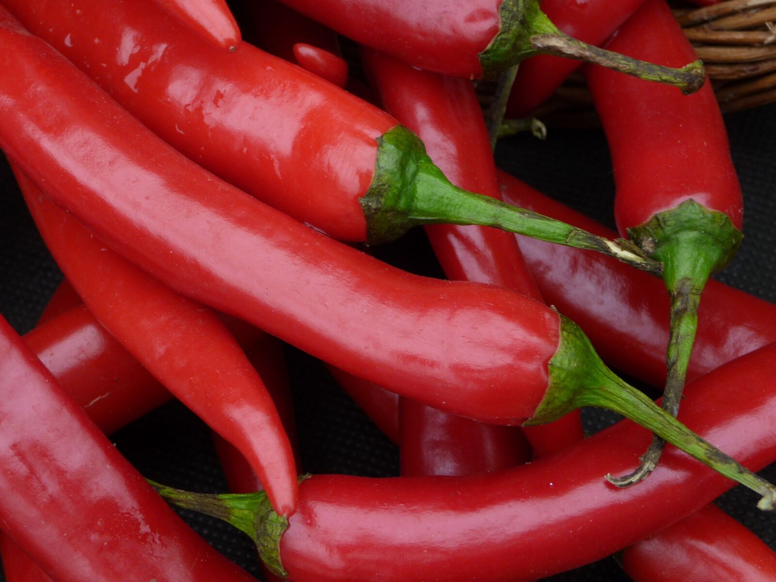 Panasonic Lumix DMC-TZ5 sample photo. Chilli, peppers, red chilli photography