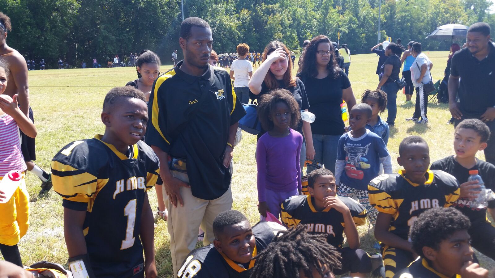 Samsung Galaxy S5 sample photo. Black, uniforms, football, team photography