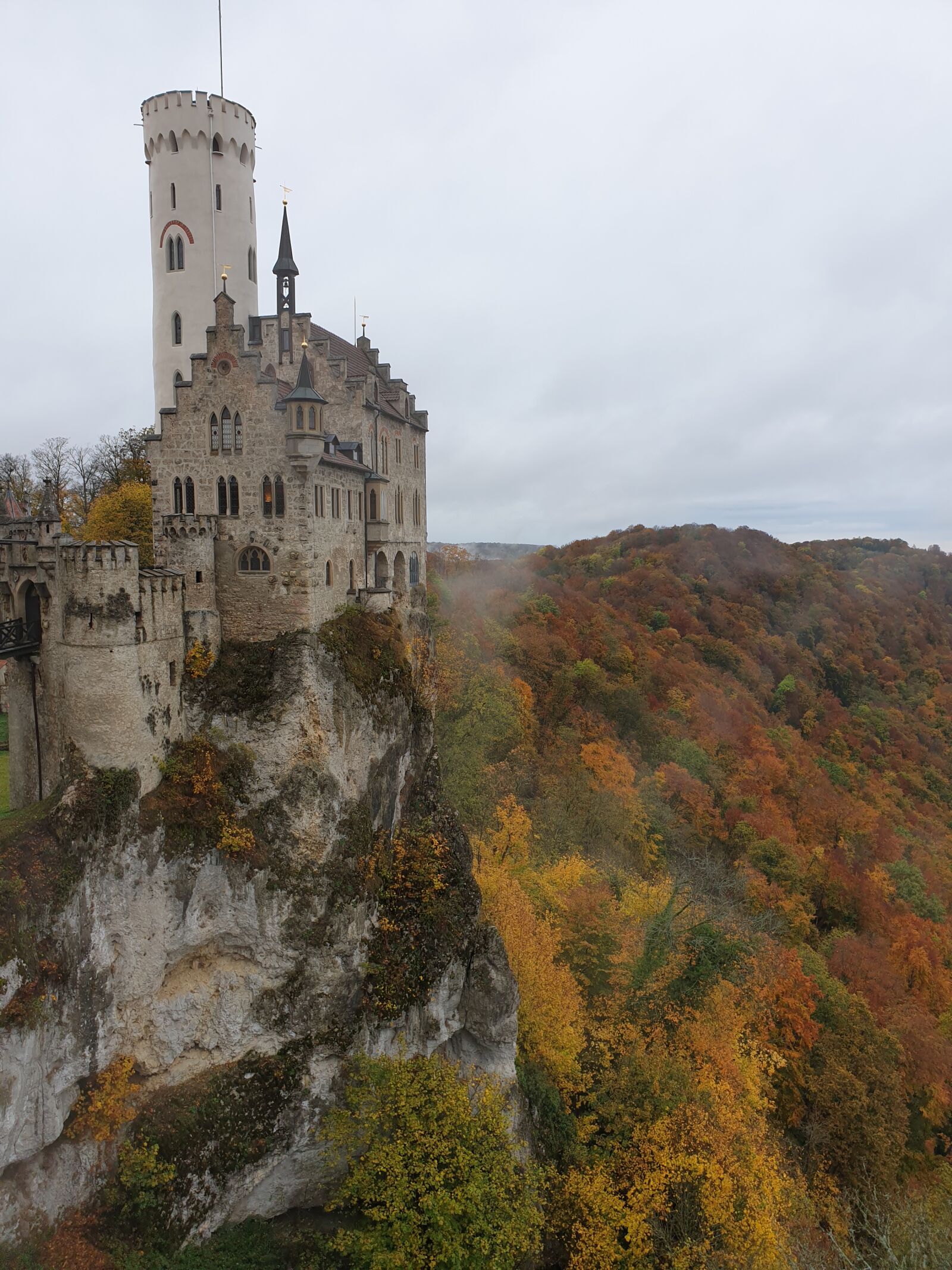 Samsung Galaxy S9 sample photo. Lichtenstein castle, autumn, tower photography