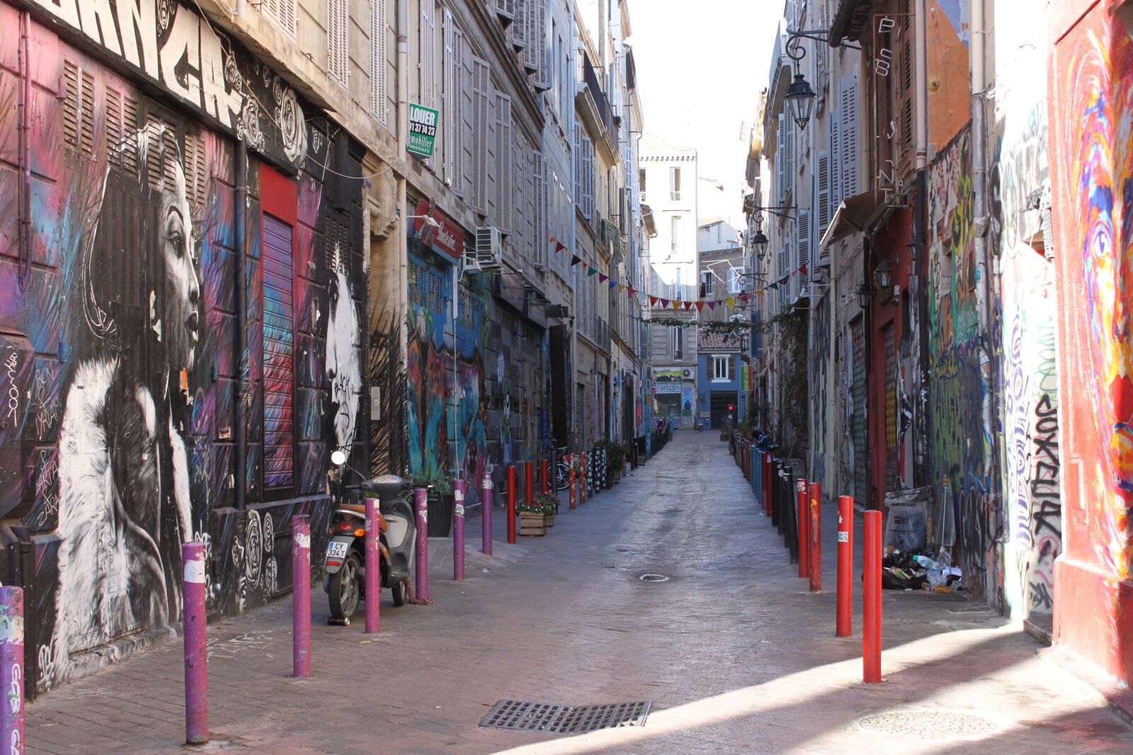 Canon EOS 500D (EOS Rebel T1i / EOS Kiss X3) sample photo. Marseille, france, art photography