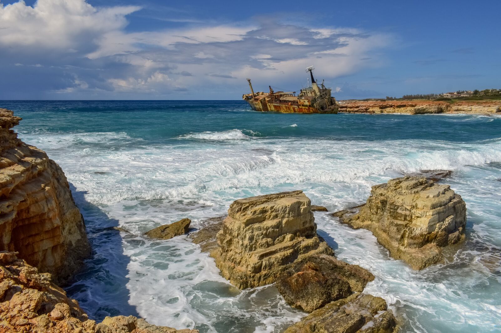 Nikon D3300 sample photo. Rocky coast, sea, shipwreck photography