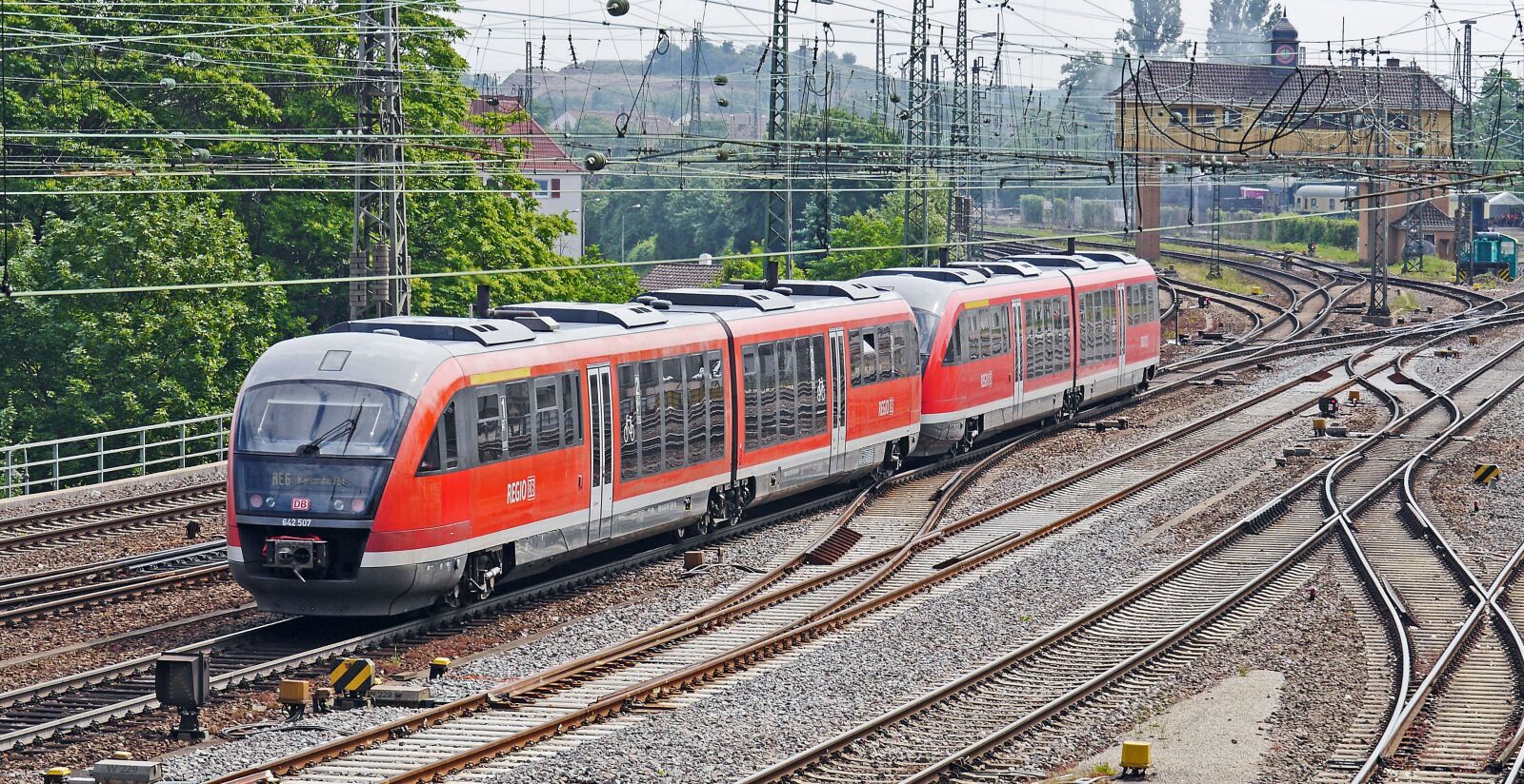 Panasonic Lumix DMC-GH3 sample photo. Diesel railcar, double unit photography