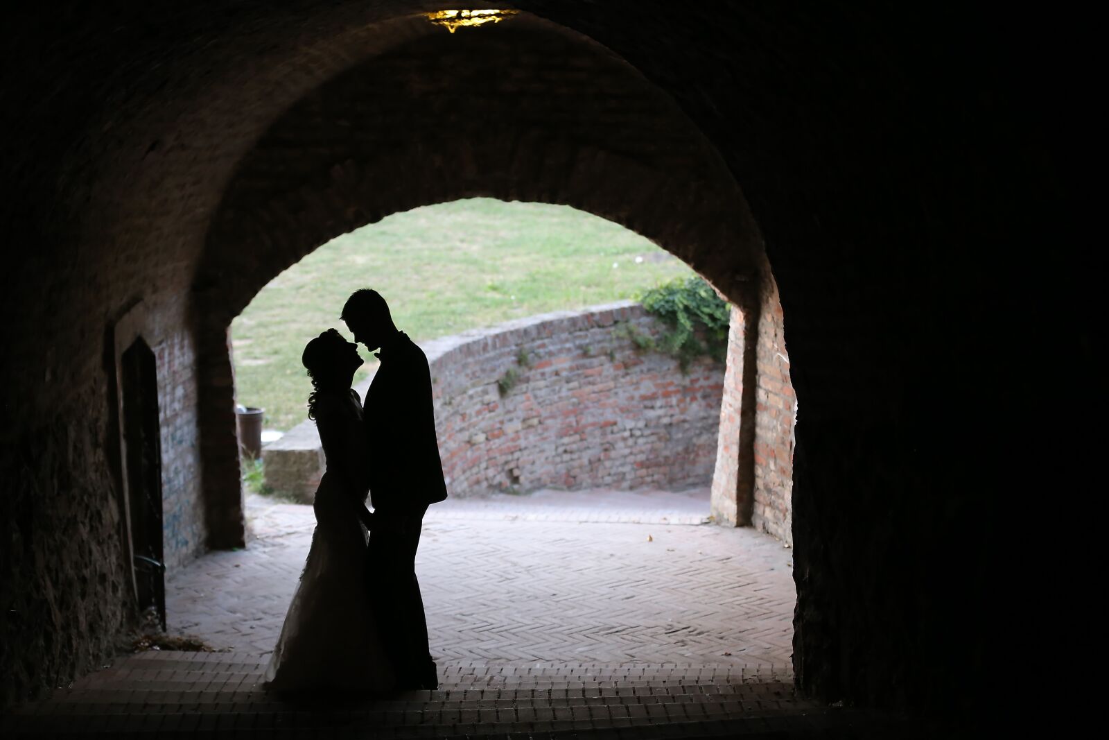 Canon EOS 6D sample photo. Secret, love, tunnel, girlfriend photography