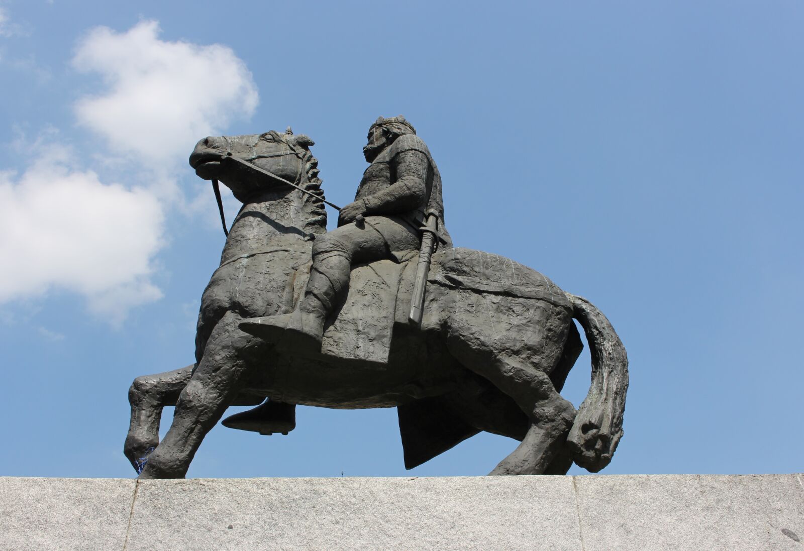 Canon EOS 700D (EOS Rebel T5i / EOS Kiss X7i) sample photo. Monument, king, statue photography