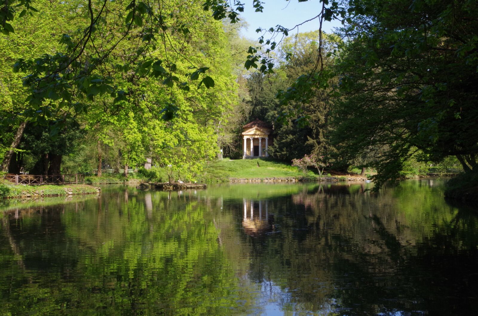 Pentax K-50 sample photo. Pond, reflections, park photography