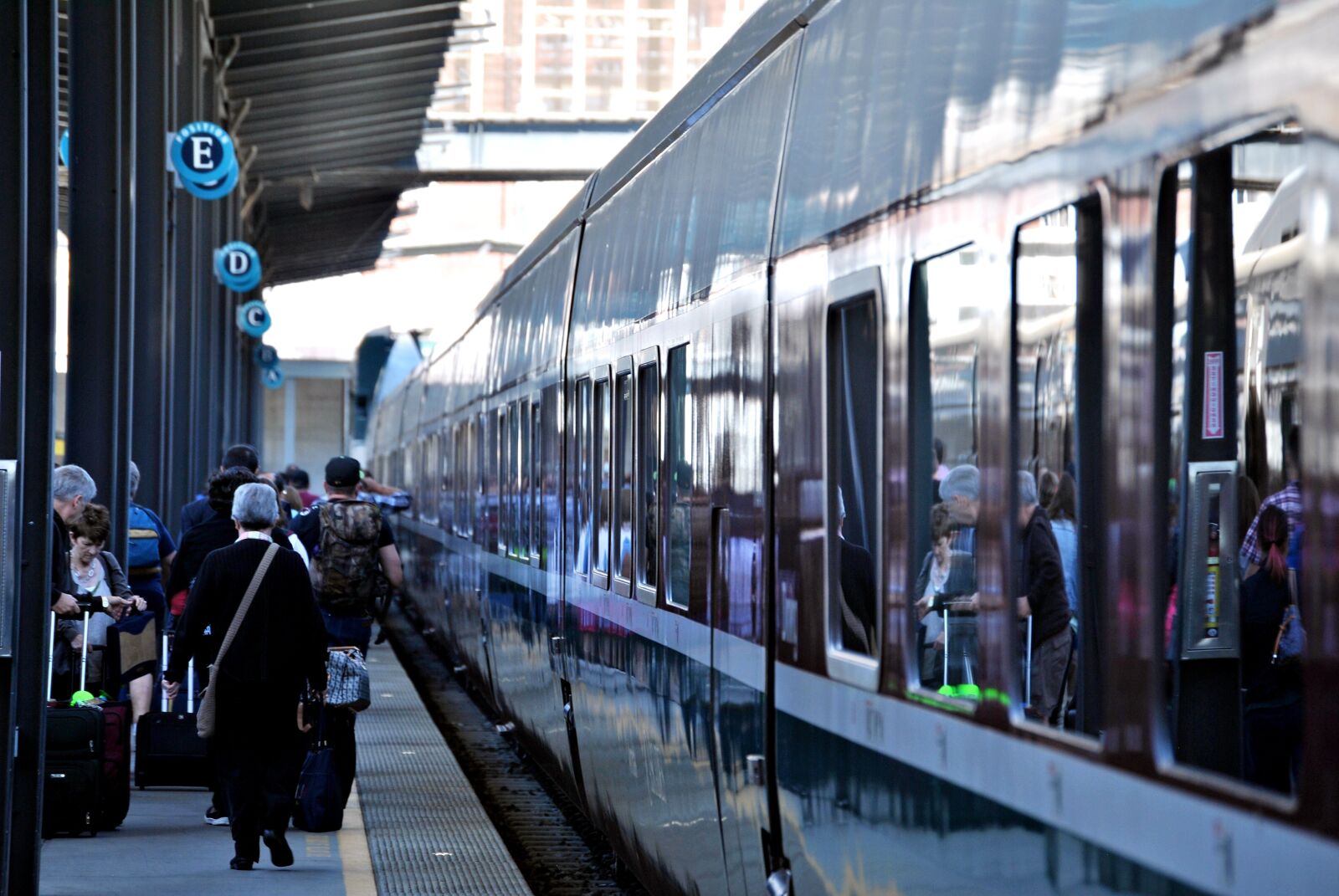 Nikon D3000 sample photo. Train, train station, travel photography