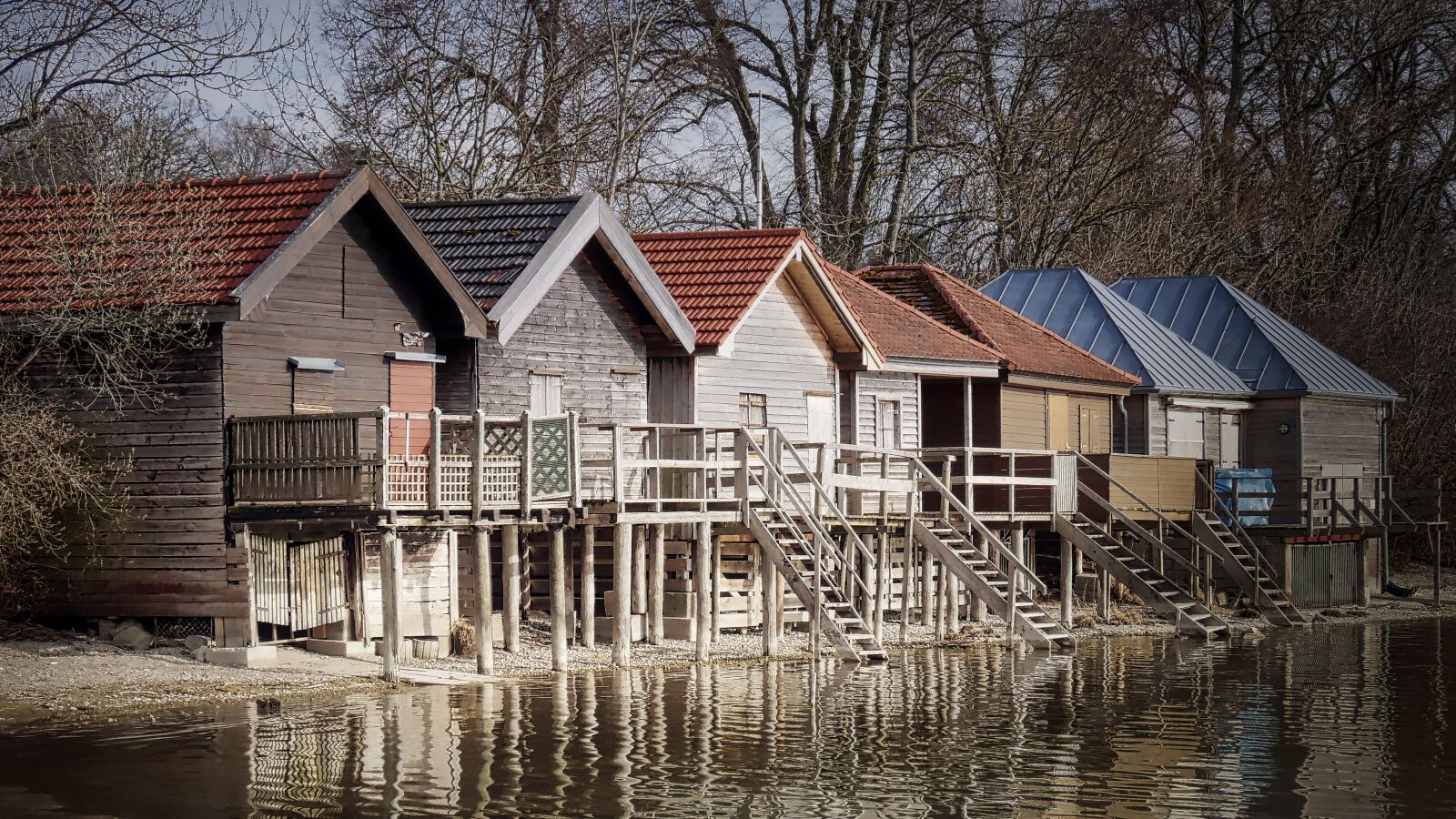 Panasonic Lumix DMC-GX8 sample photo. Boat house, lake, ammersee photography