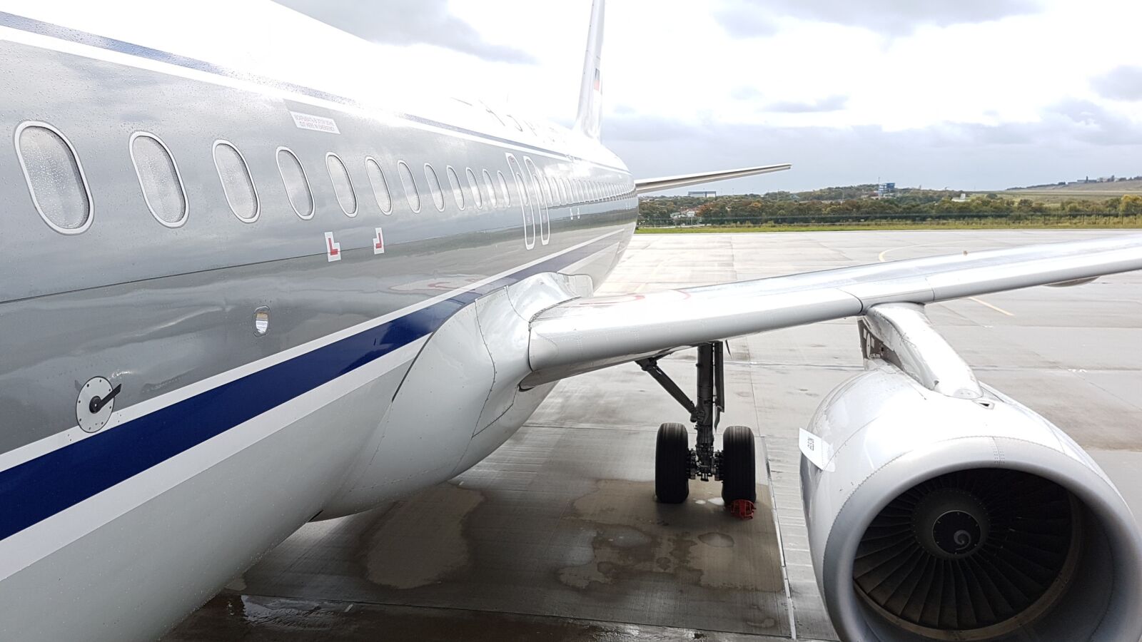 Samsung Galaxy S7 sample photo. Aircraft, airport, flying photography