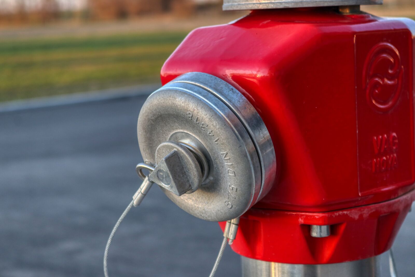 Canon EOS 80D sample photo. Hydrant, delete, water abstraction photography