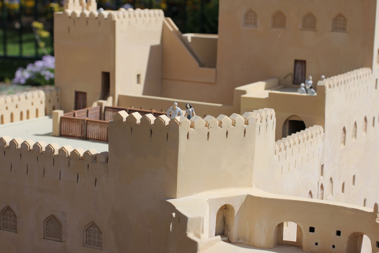 Canon EOS 60D sample photo. Miniature, castle, tourists photography