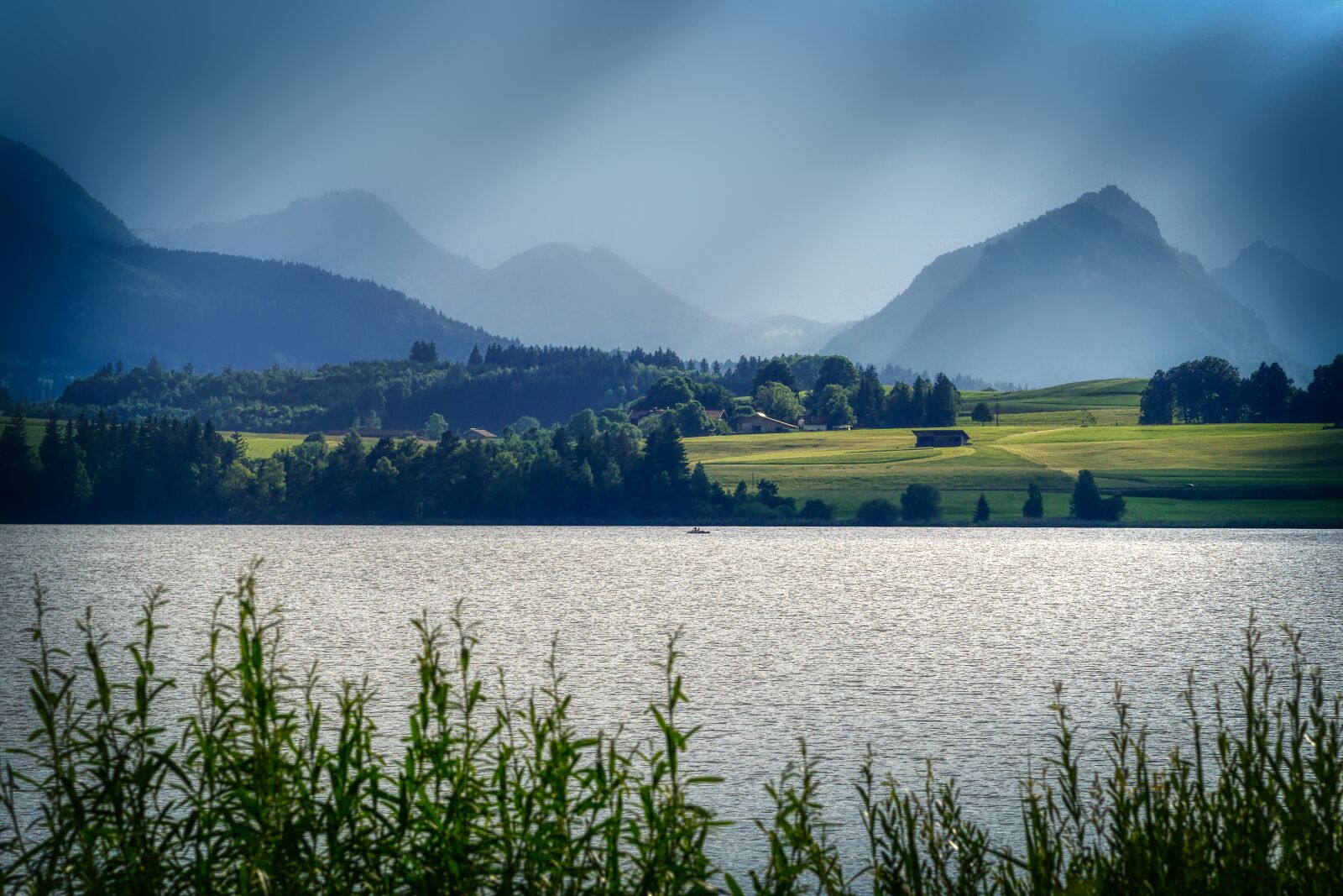 Panasonic Lumix DMC-GX8 sample photo. Lake, forward, storm photography